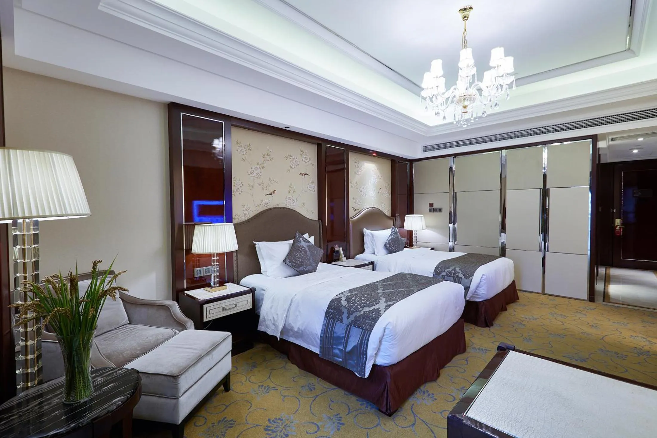 Property building in Tongli Lake Resort Phase II