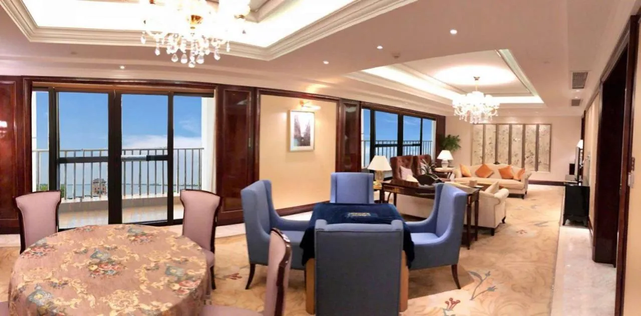 Dining area in Tongli Lake Resort Phase II