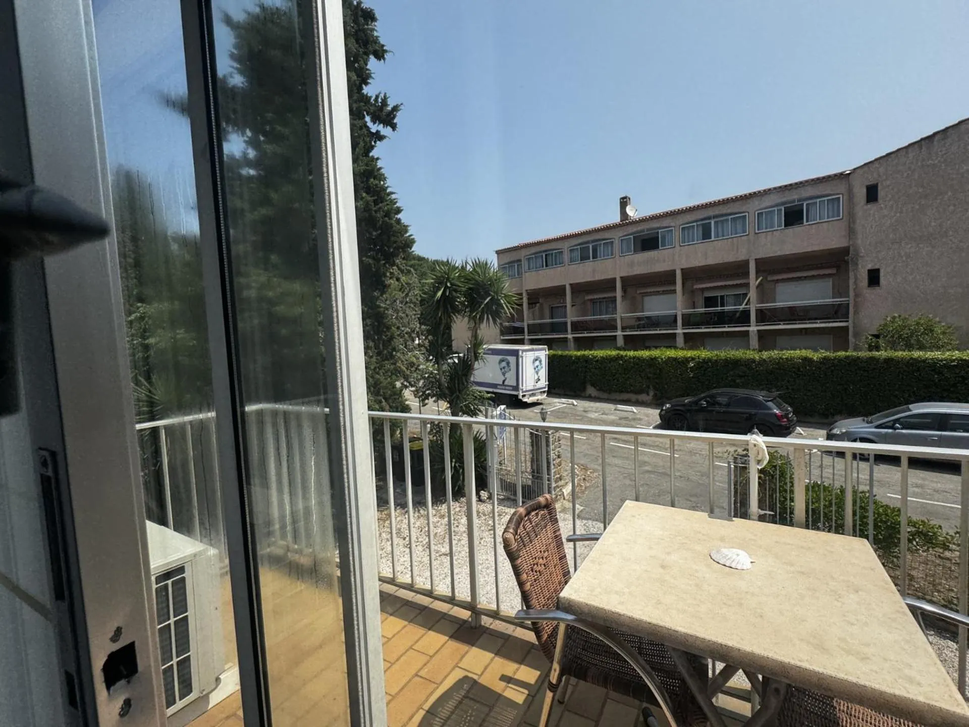Patio in Hotel Le Golfe Bleu