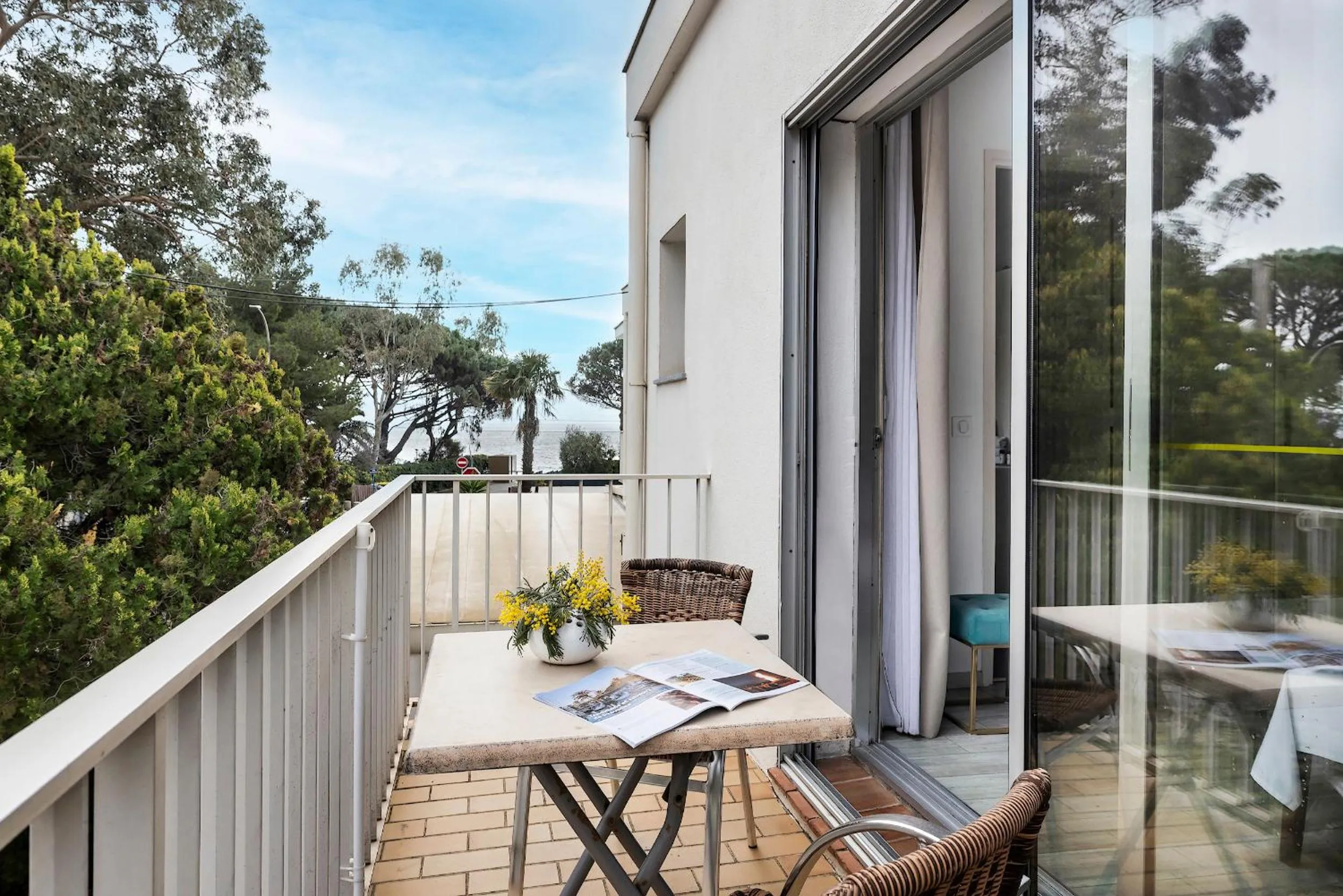 Property building in Hotel Le Golfe Bleu