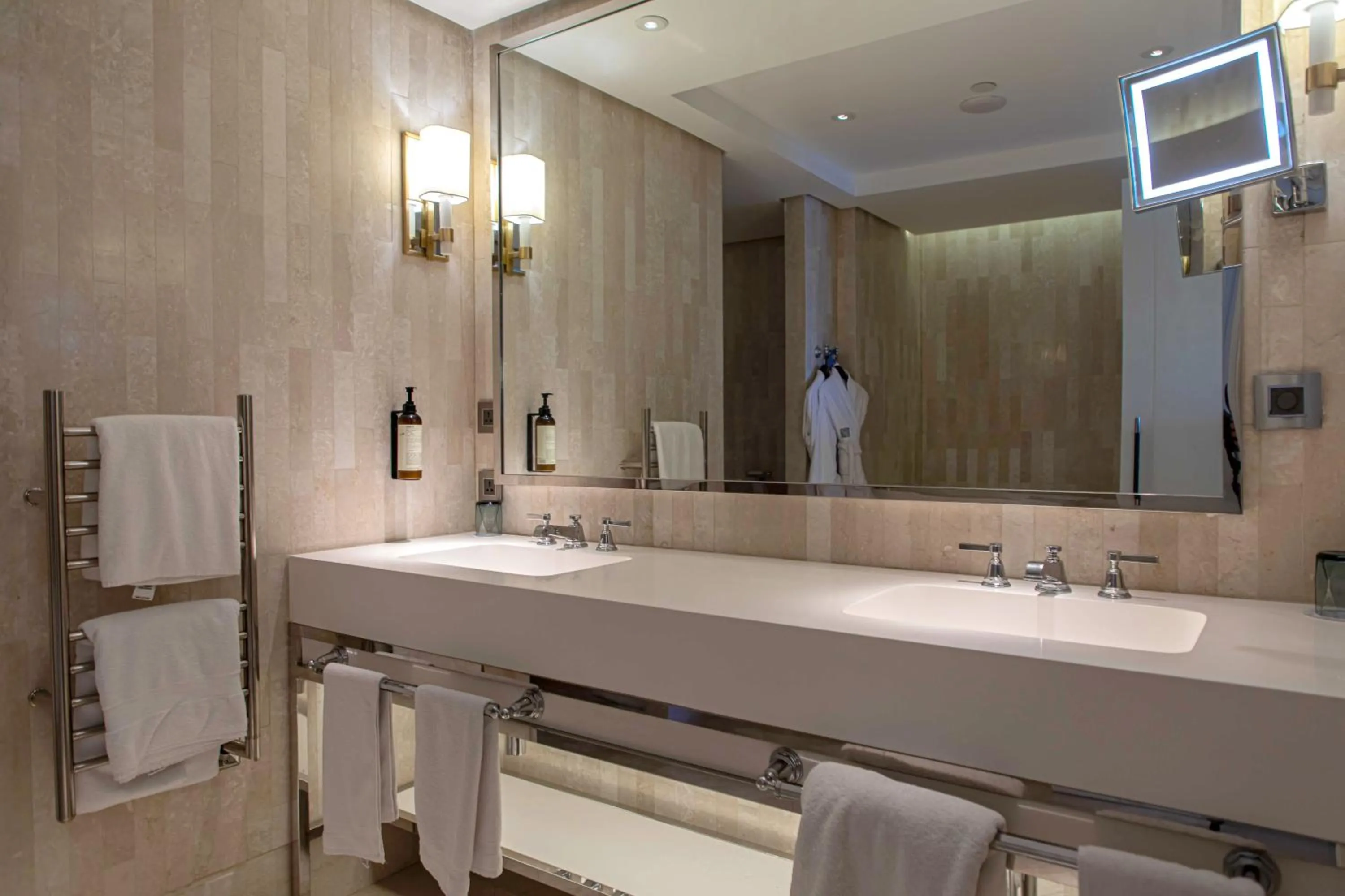 Bathroom in Fairmont Amman
