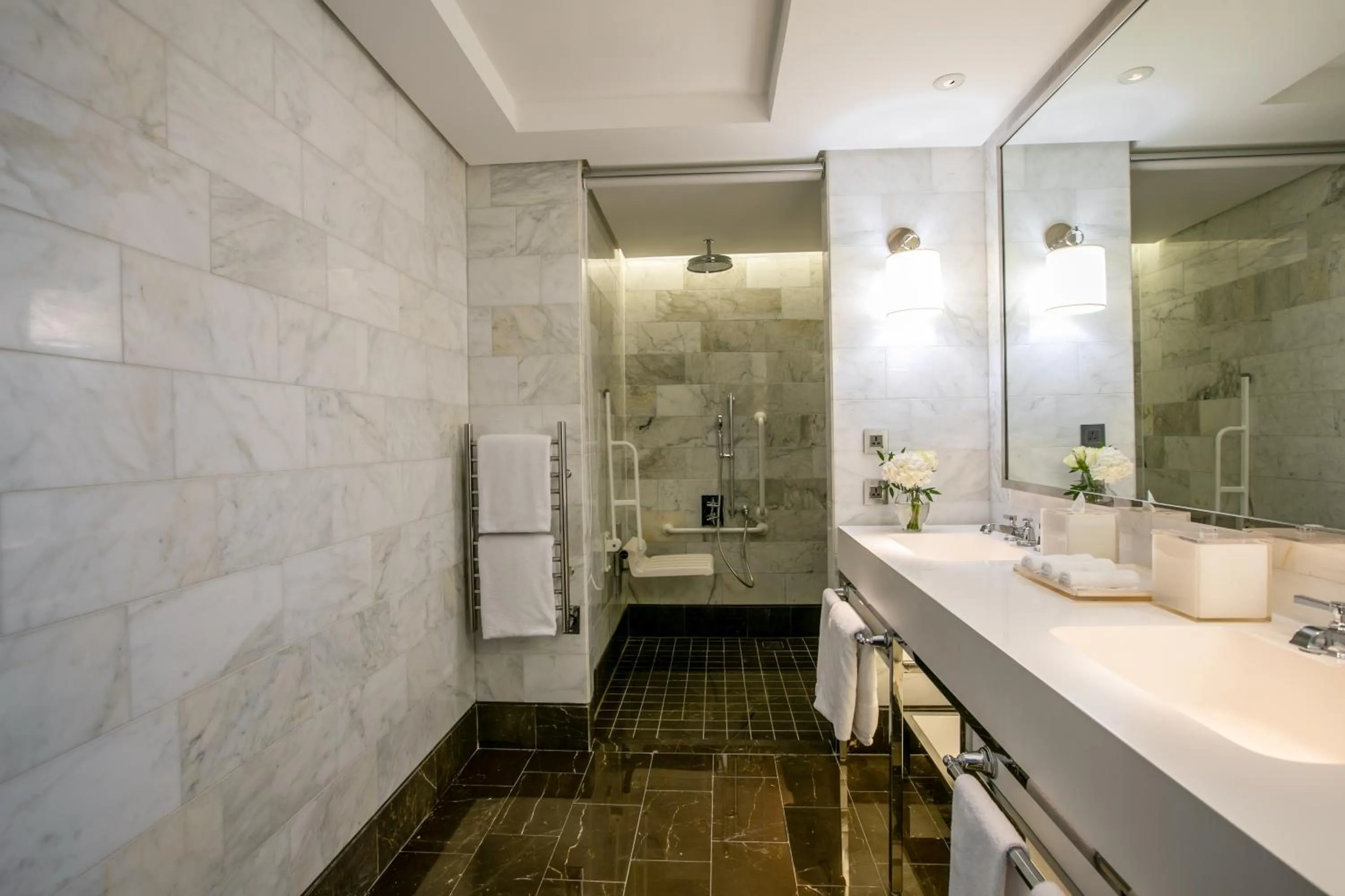 Shower in Fairmont Amman