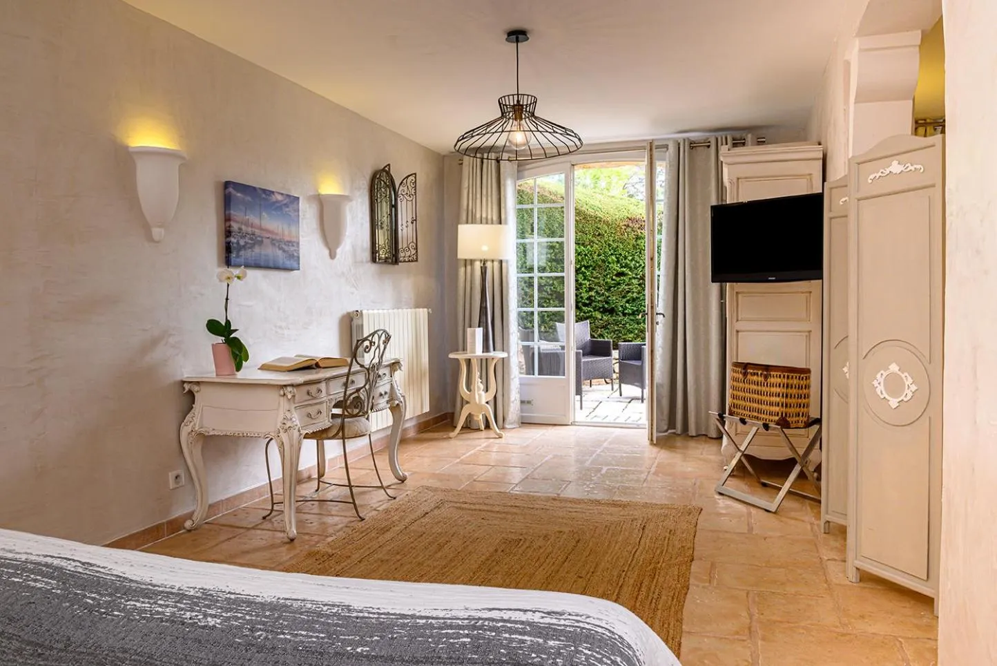 Photo of the whole room in La Bastide De Tourtour Hotel & Spa