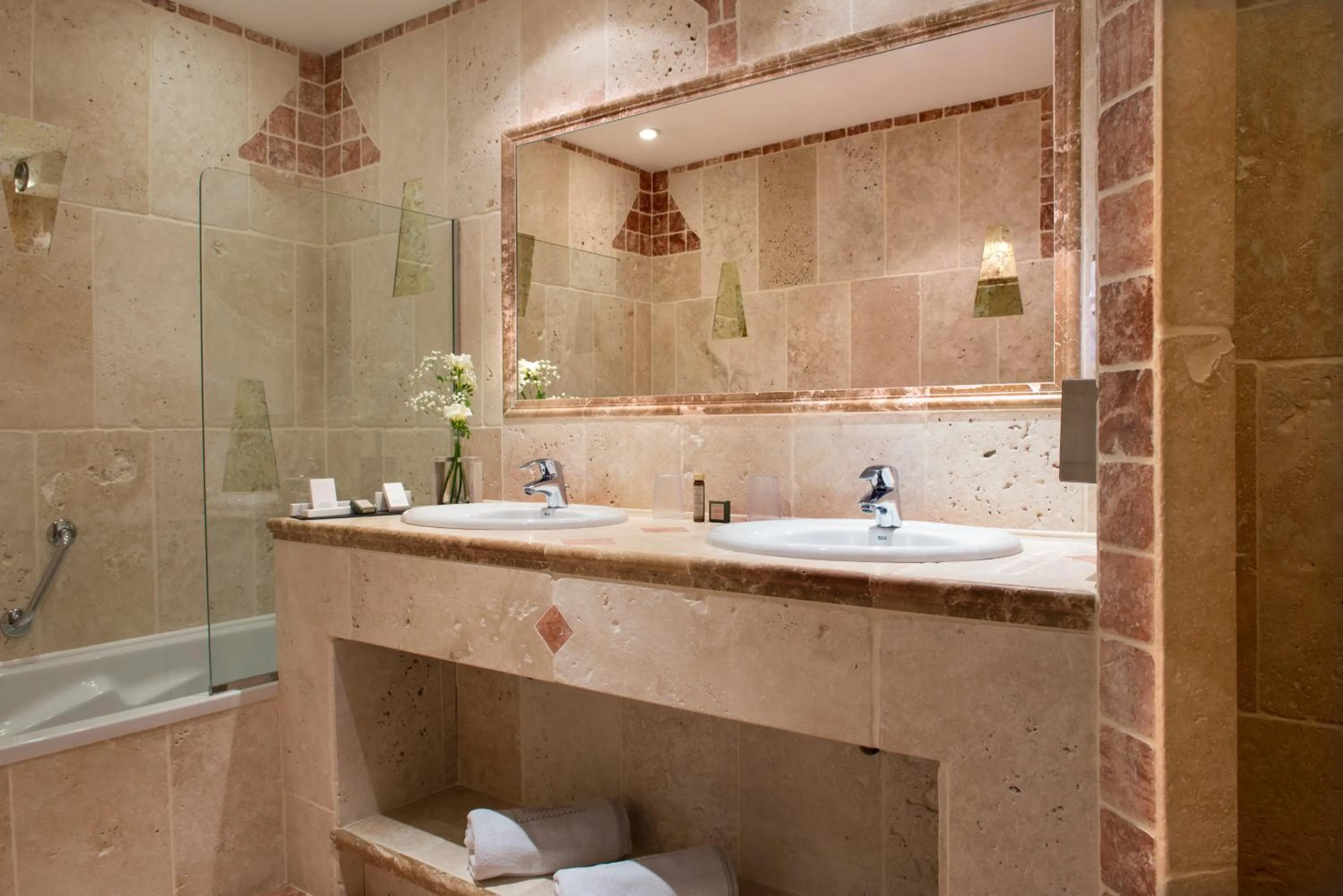 Bathroom in La Bastide De Tourtour Hotel & Spa