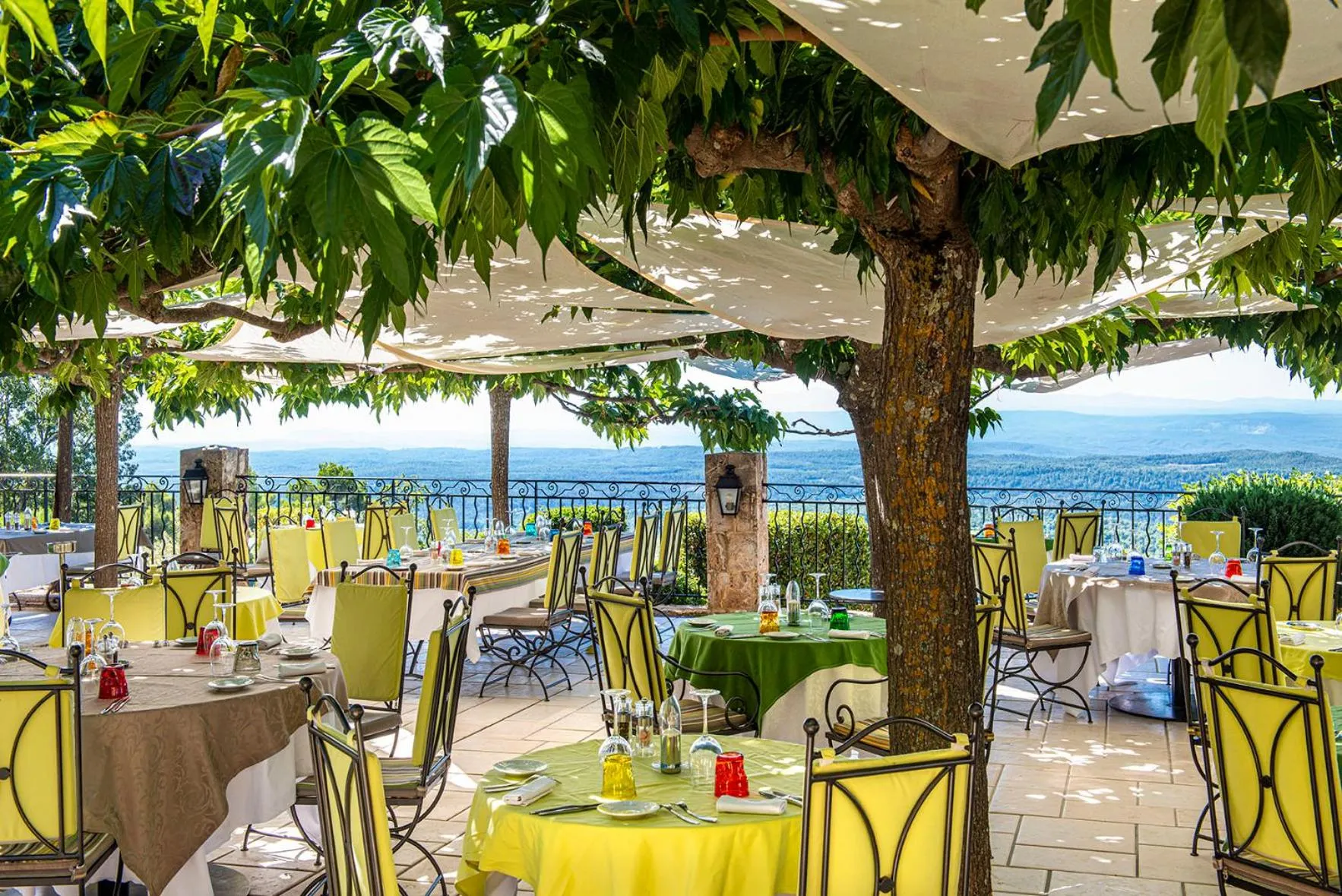 Patio in La Bastide De Tourtour Hotel & Spa