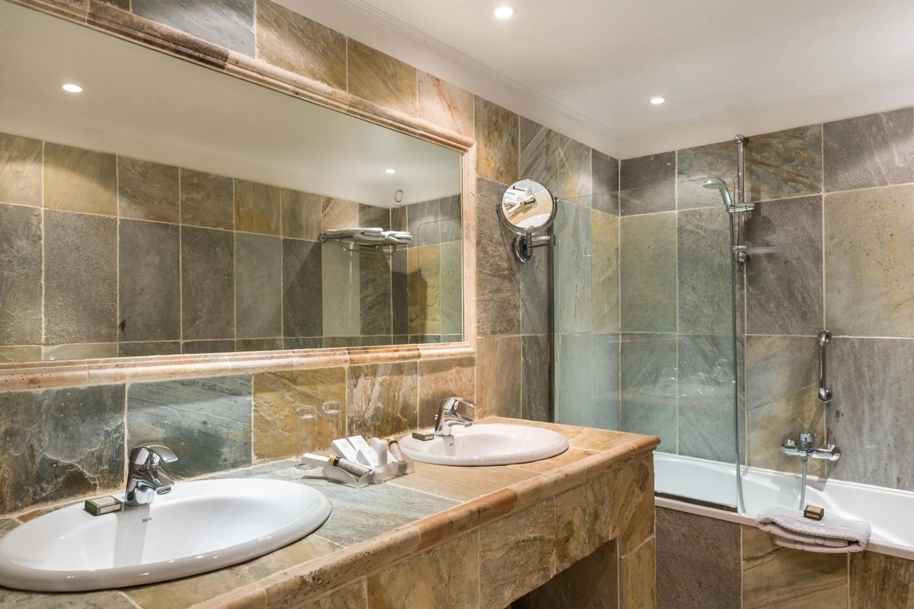 Bathroom in La Bastide De Tourtour Hotel & Spa