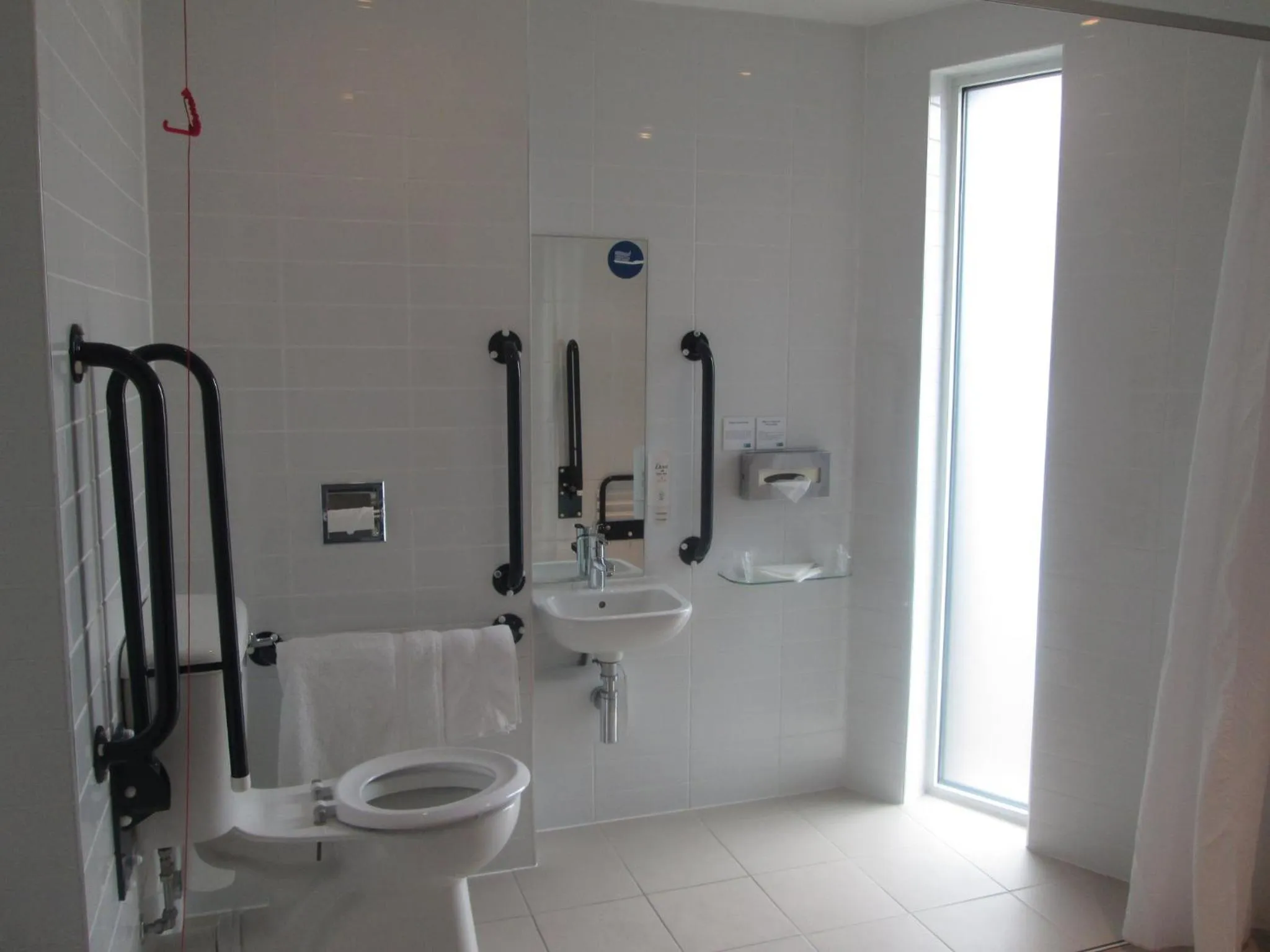 Photo of the whole room in Holiday Inn Express Manchester City Centre by IHG