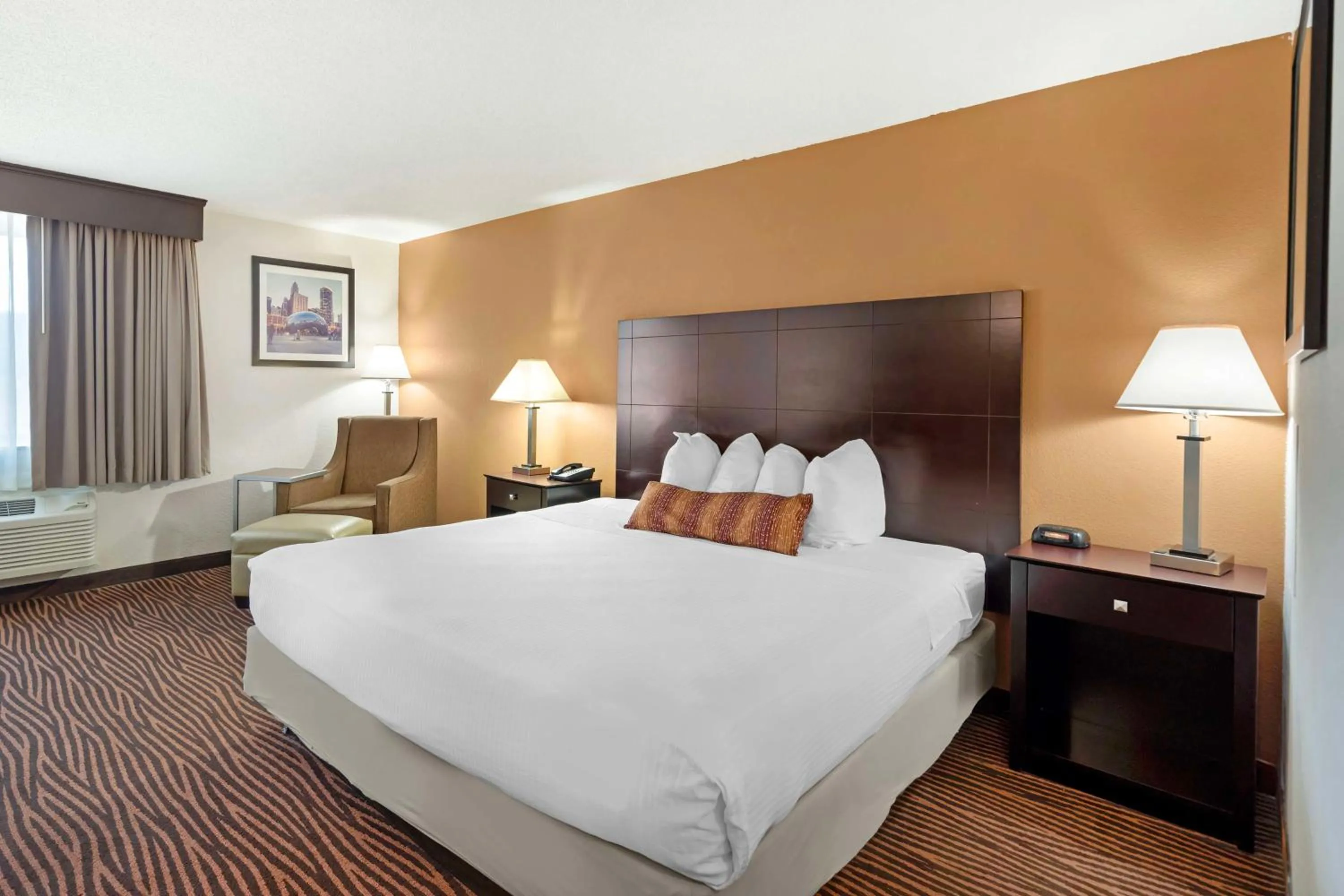 Bedroom, Bed in Best Western Des Plaines O'Hare