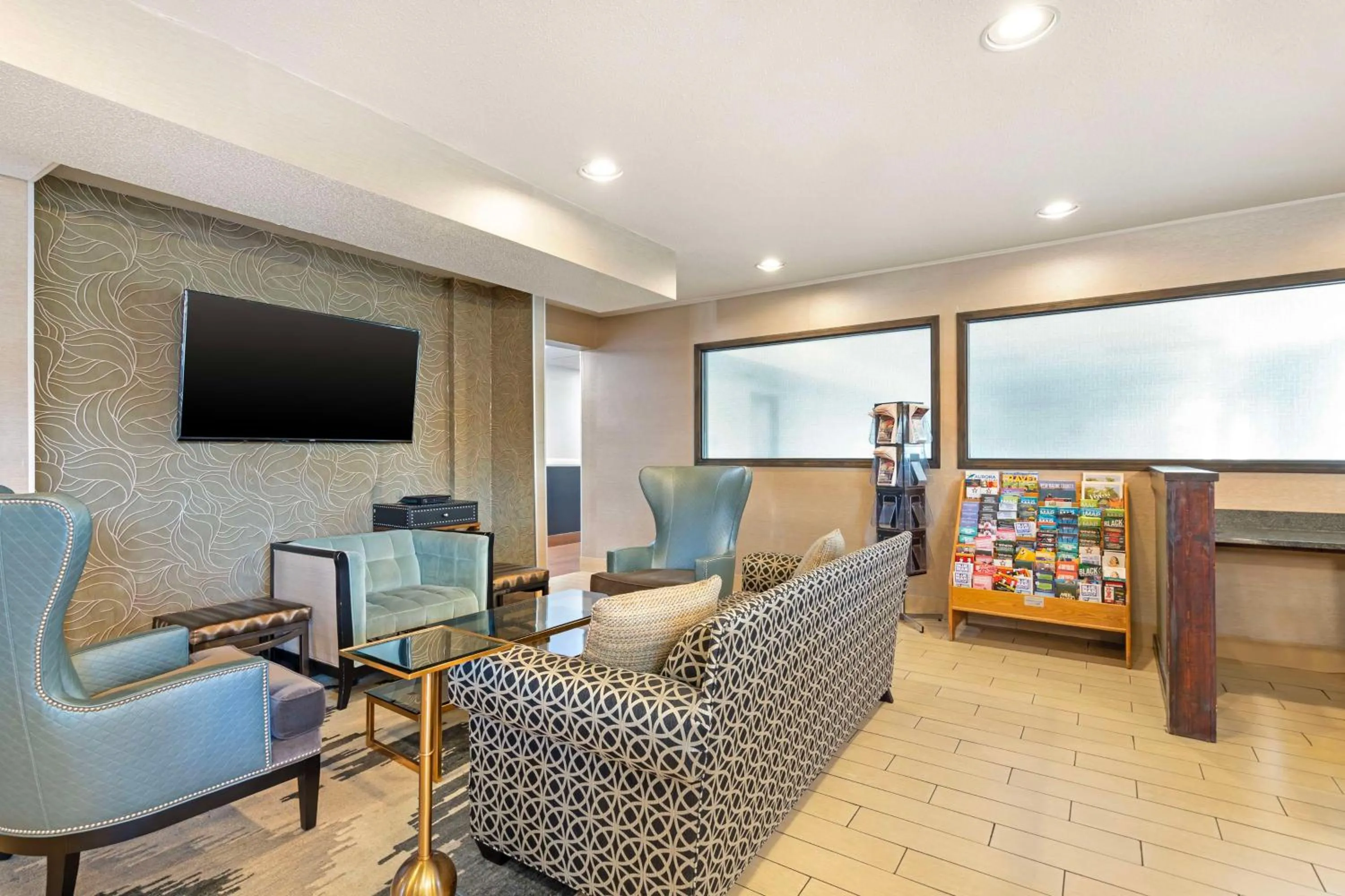 Lobby or reception in Best Western Des Plaines O'Hare