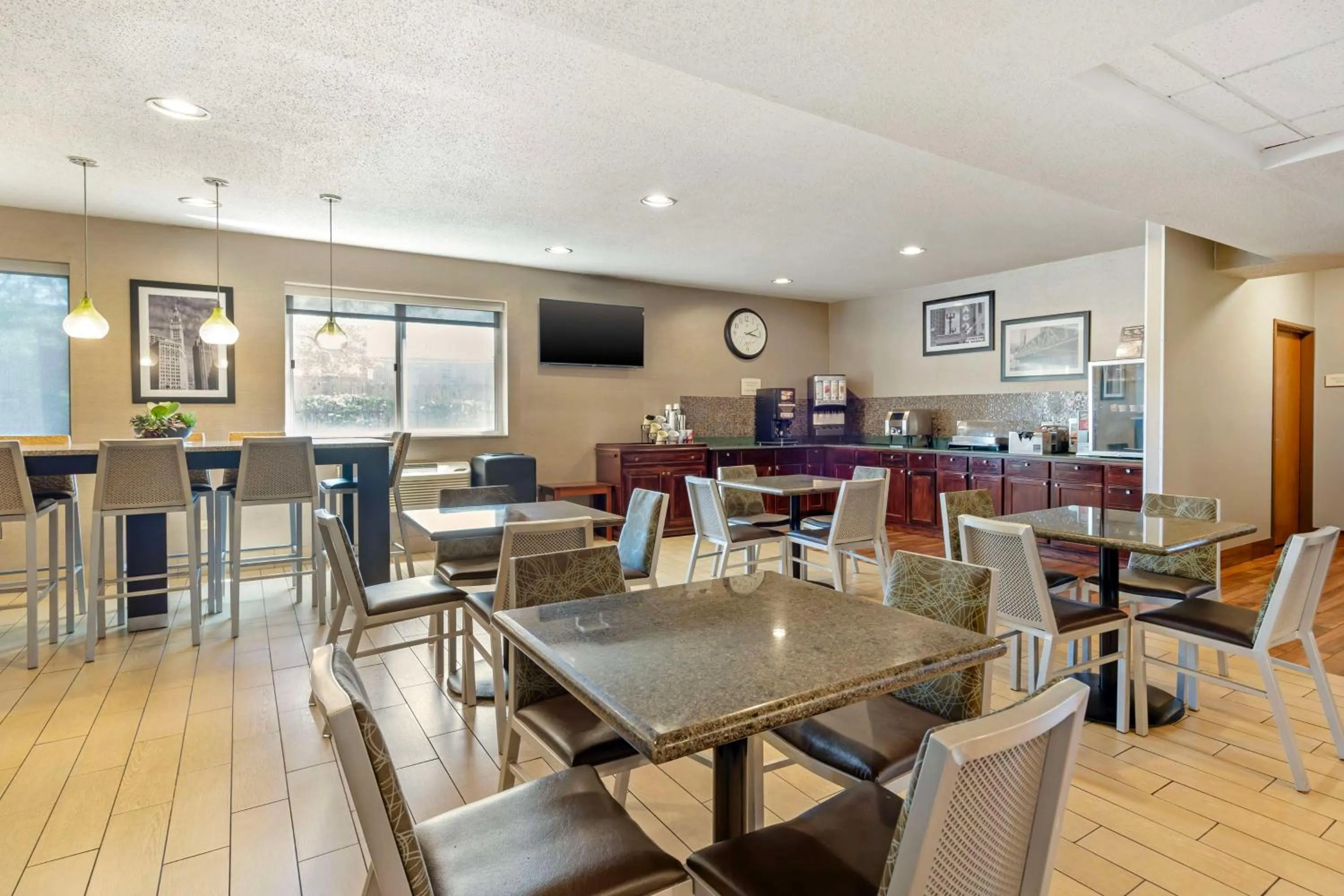 Breakfast in Best Western Des Plaines O'Hare