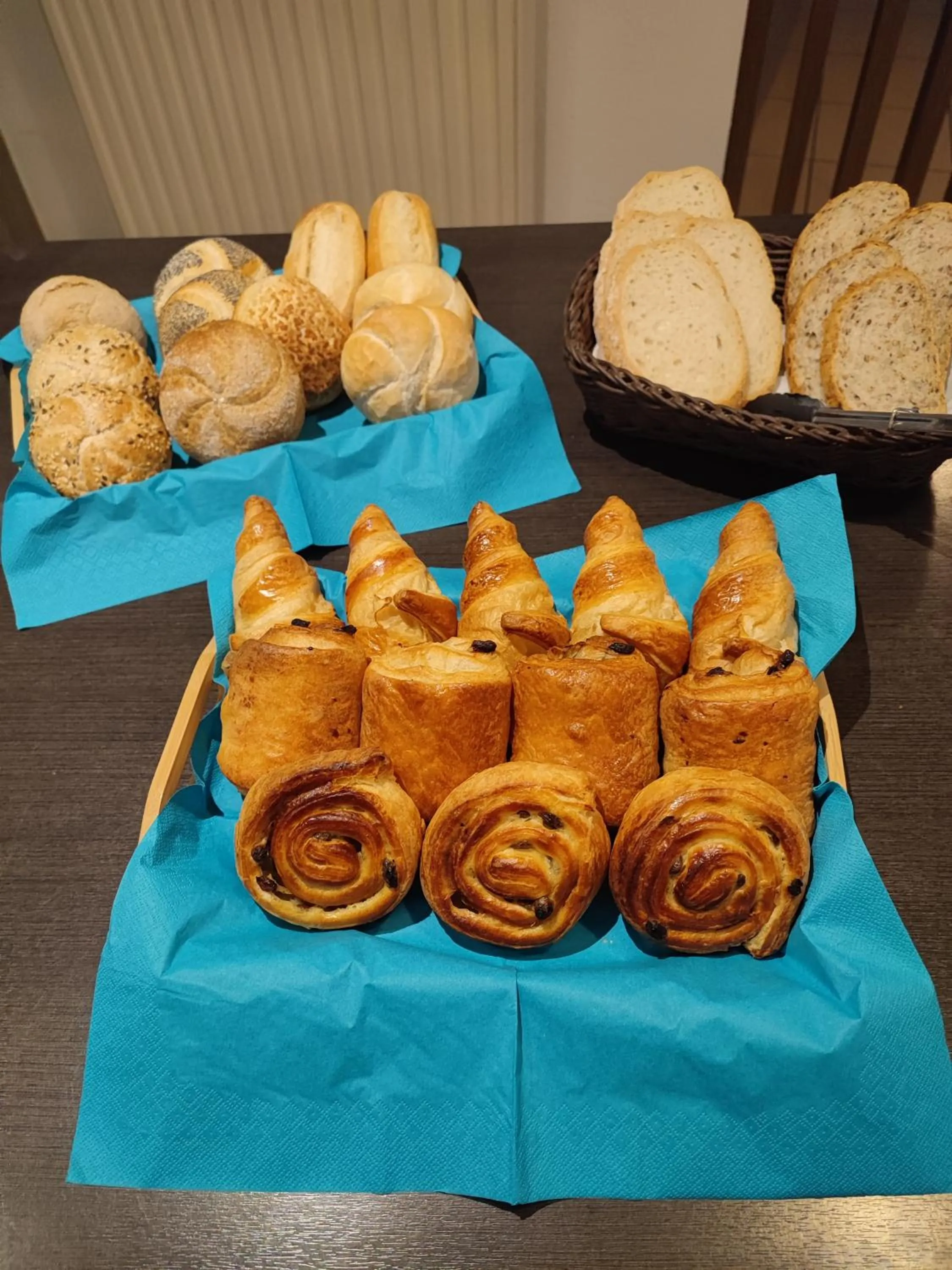 Breakfast in Hobbit Hotel Brussels Airport Zaventem