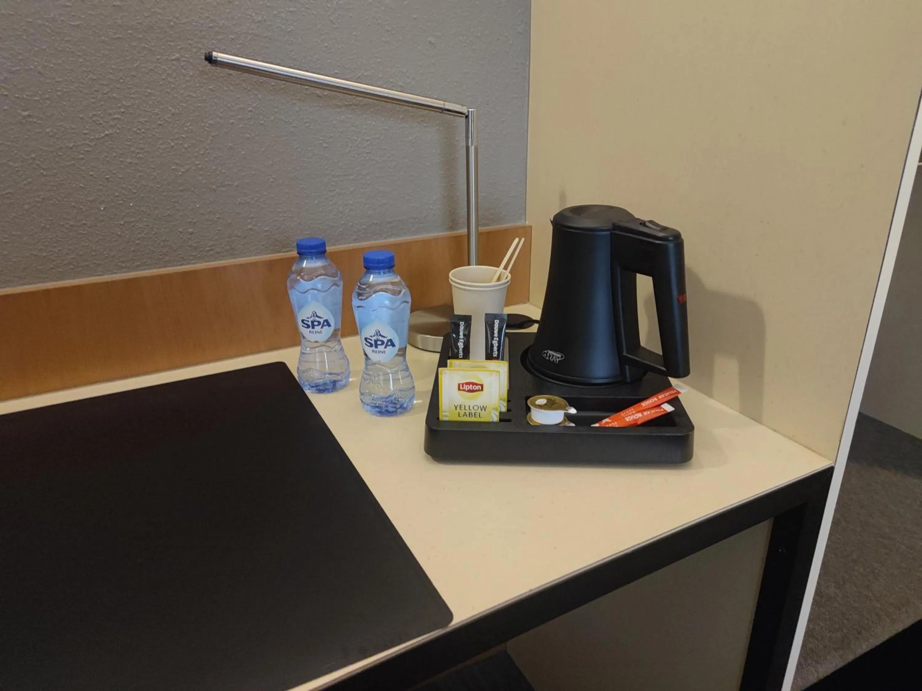 Coffee/tea facilities in Hobbit Hotel Brussels Airport Zaventem