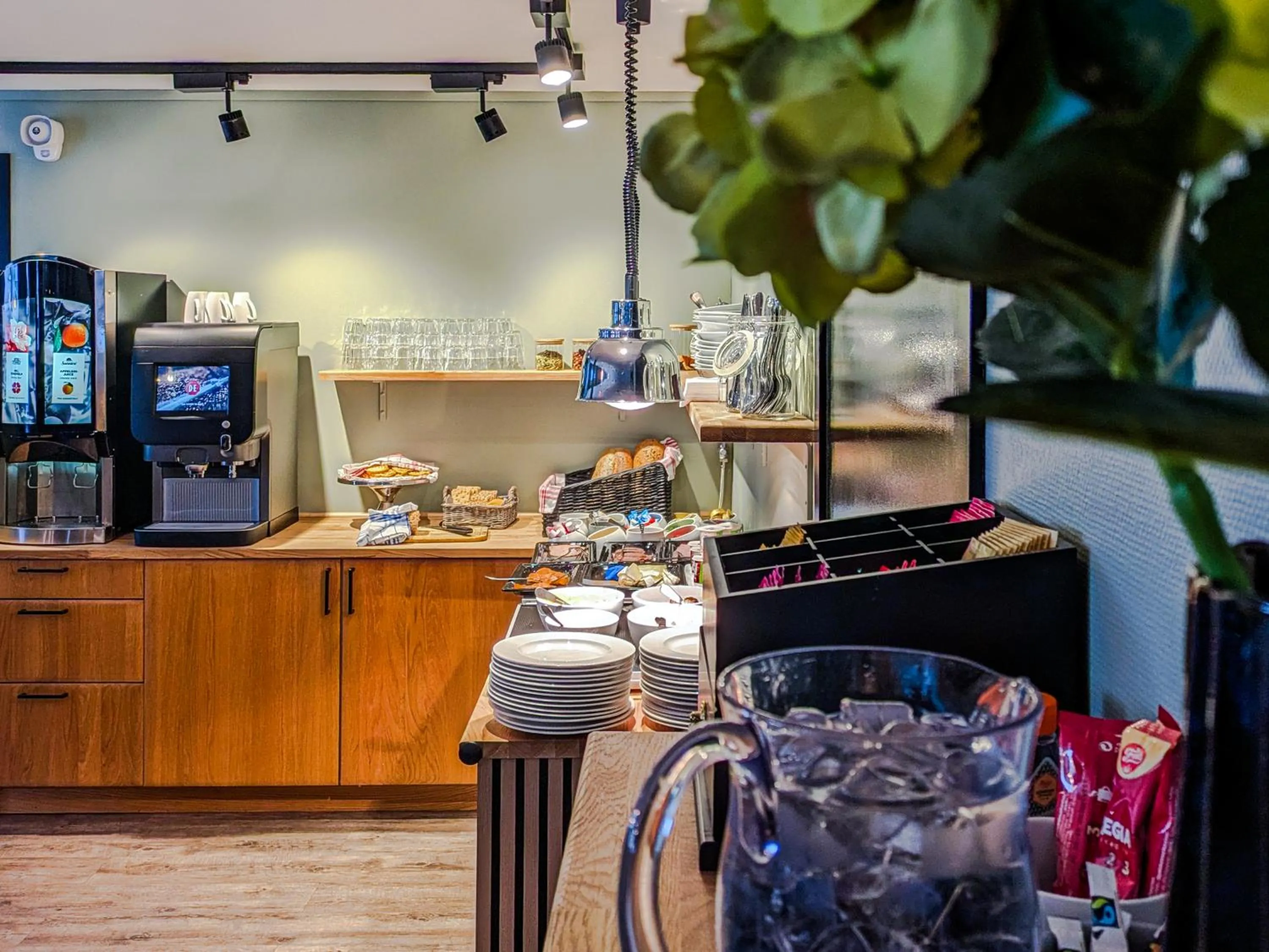 Coffee/tea facilities in Nordis Hotel Lofoten