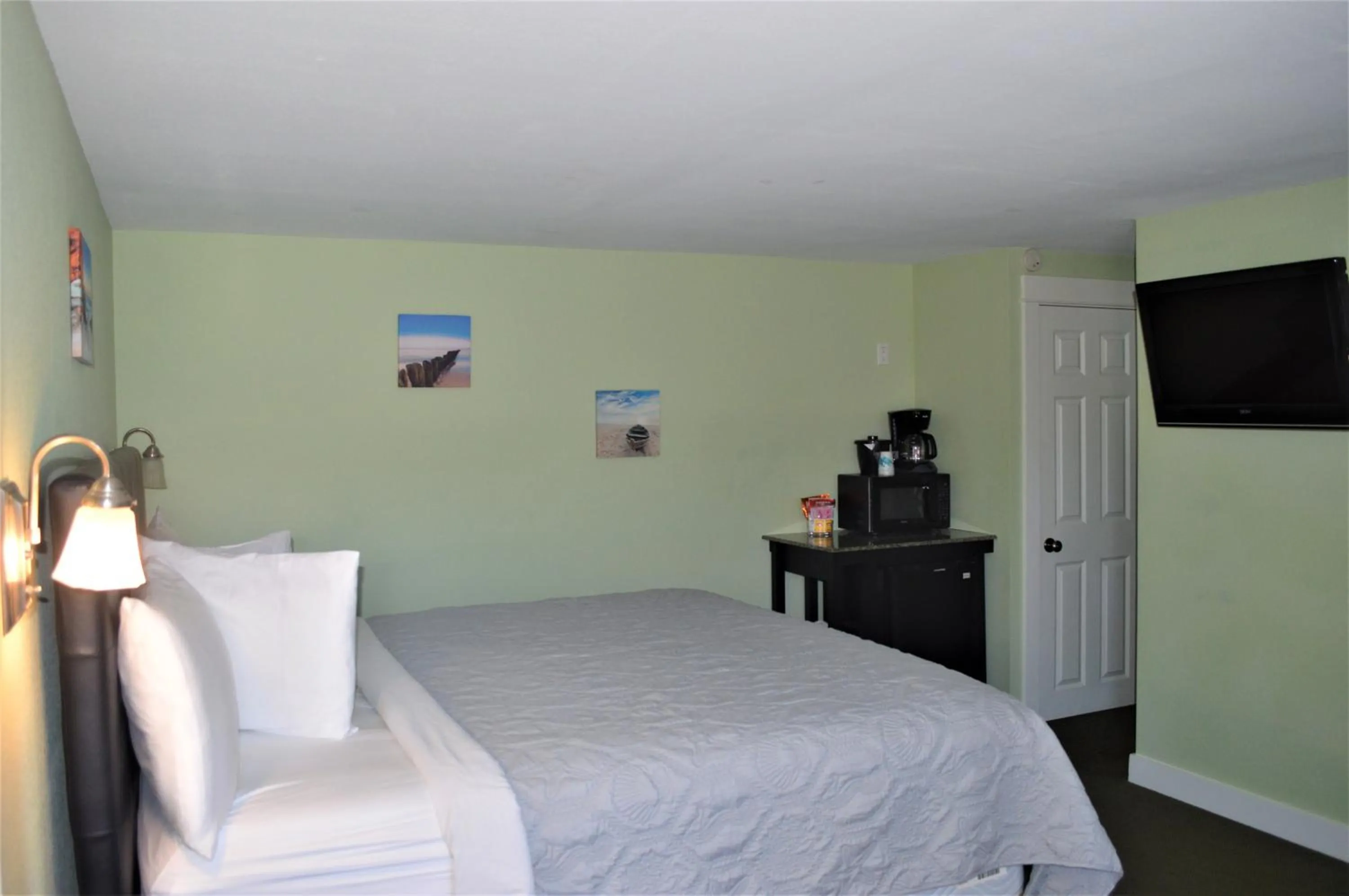 King Suite - No Ocean View in Beachfront Manor Hotel