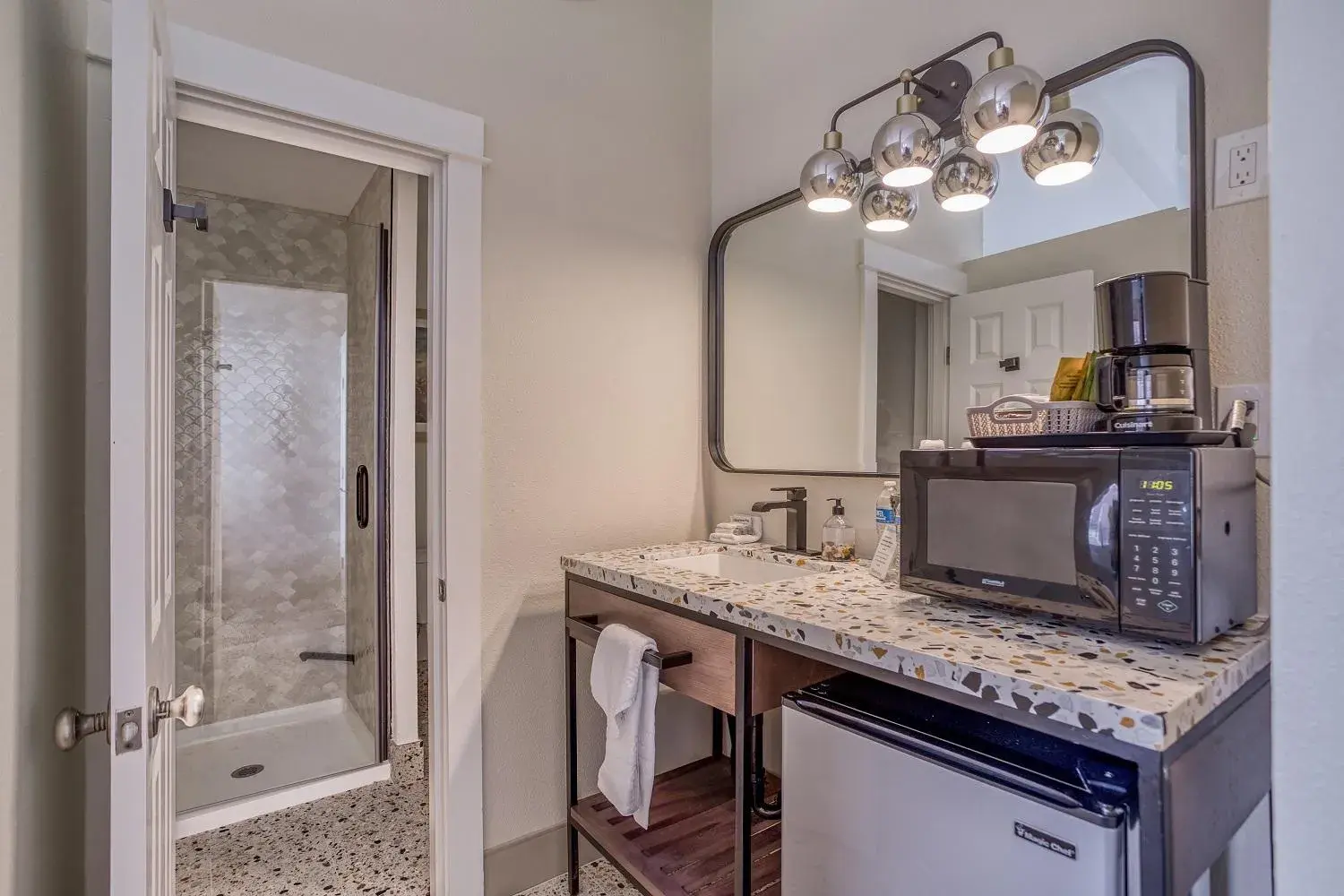 Double Room in Beachfront Manor Hotel Double Room in Beachfront Manor Hotel