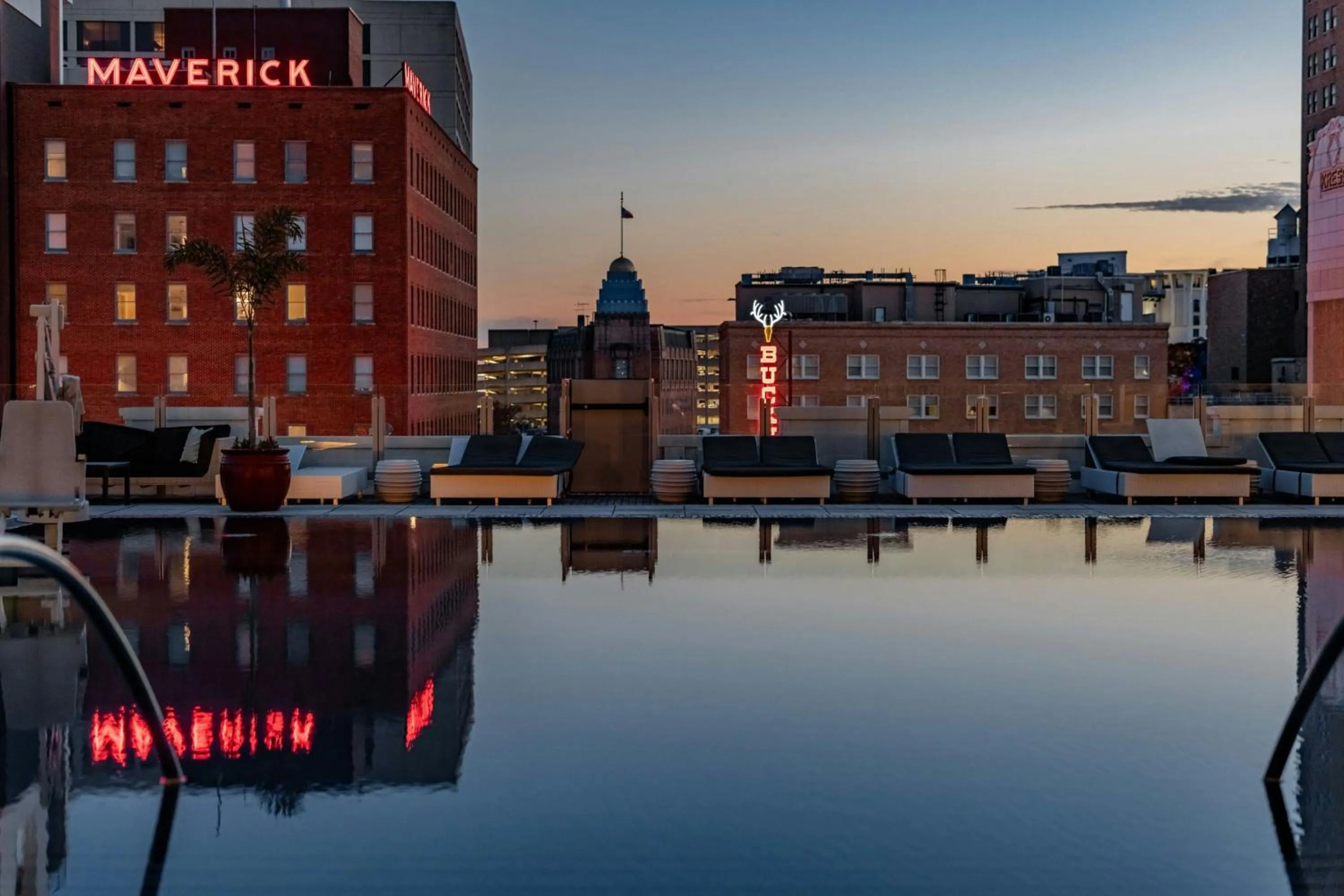 Swimming pool in The St. Anthony, a Luxury Collection Hotel, San Antonio