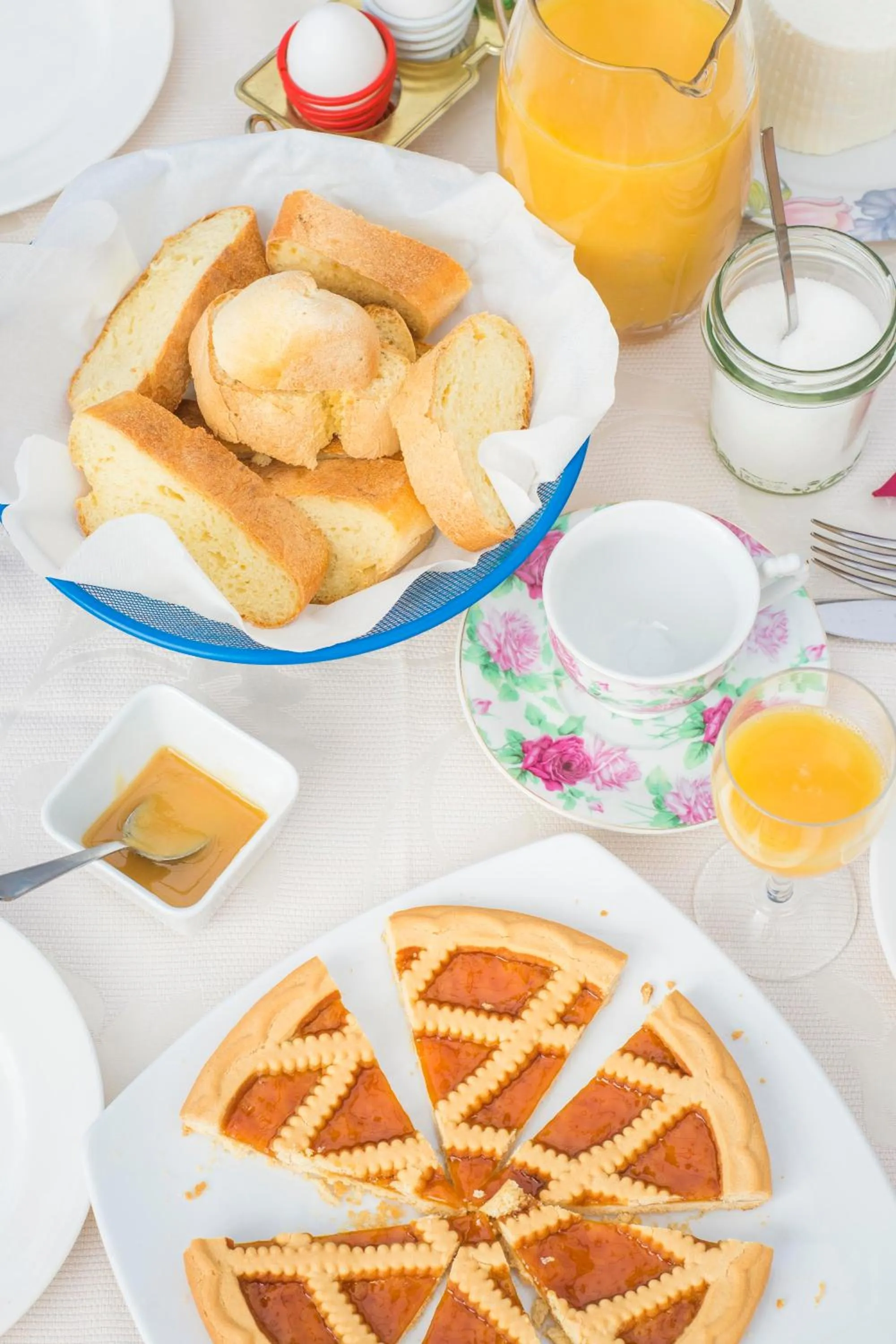 Italian breakfast in Casale Villa Rainò