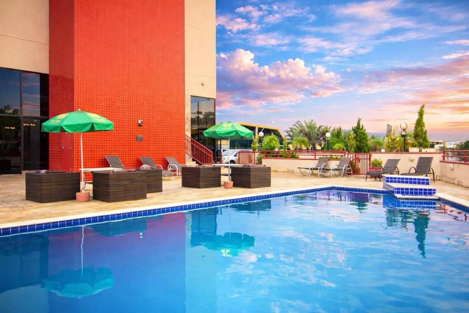 Swimming pool in Hotel Dan Inn Campinas Anhanguera - By Nacional Inn