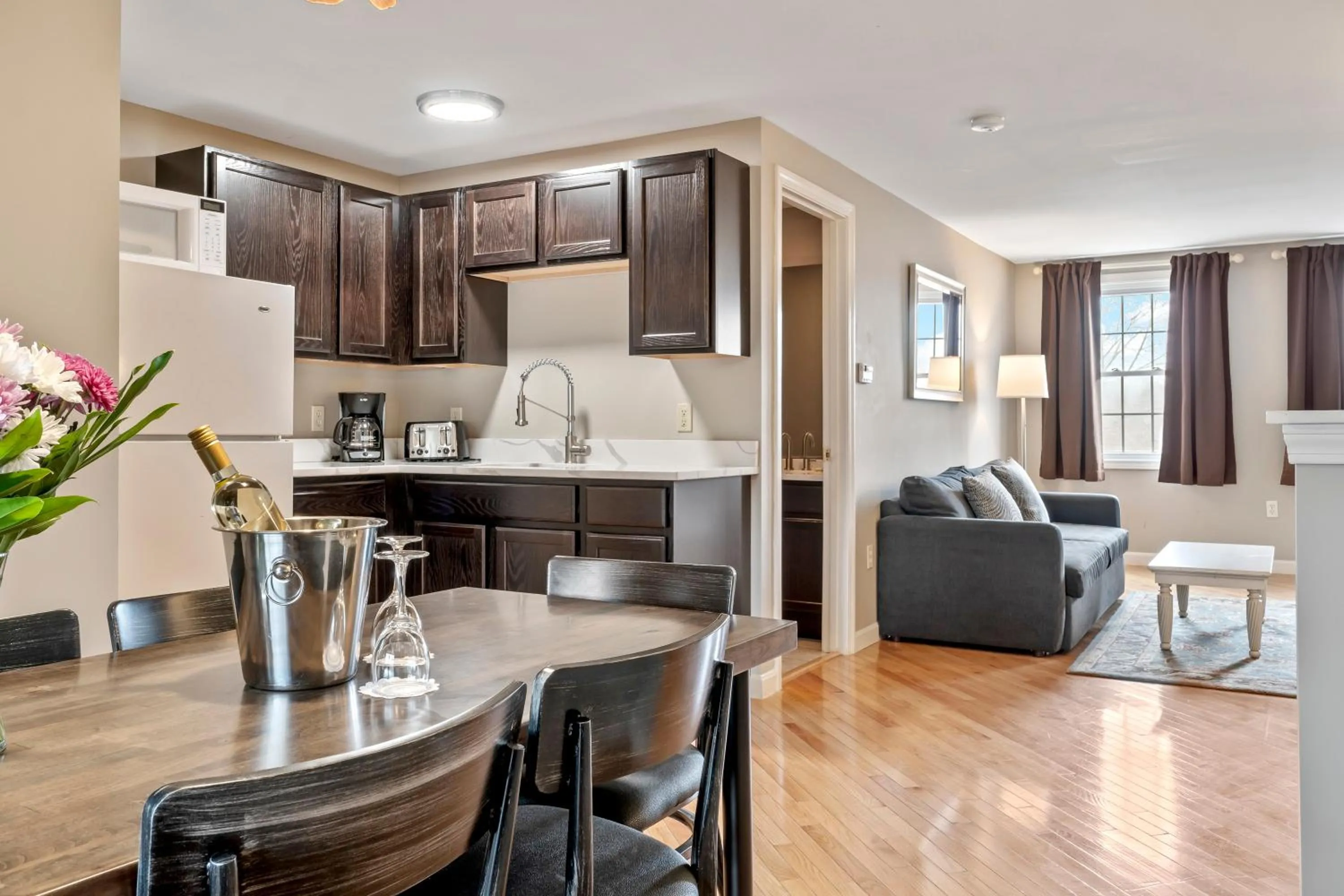 Dining area in Sea Rose Suites
