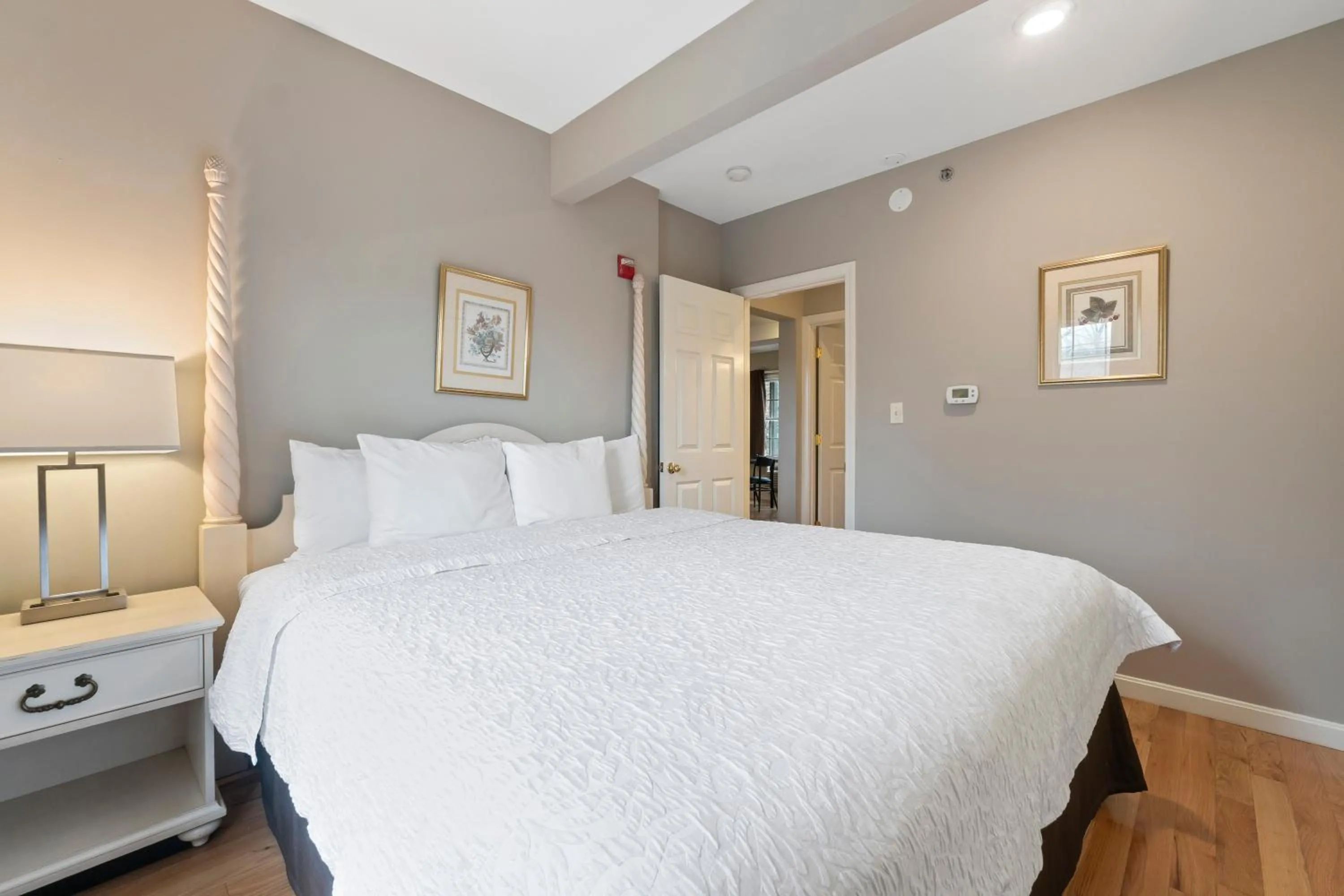 Bedroom, Bed in Sea Rose Suites