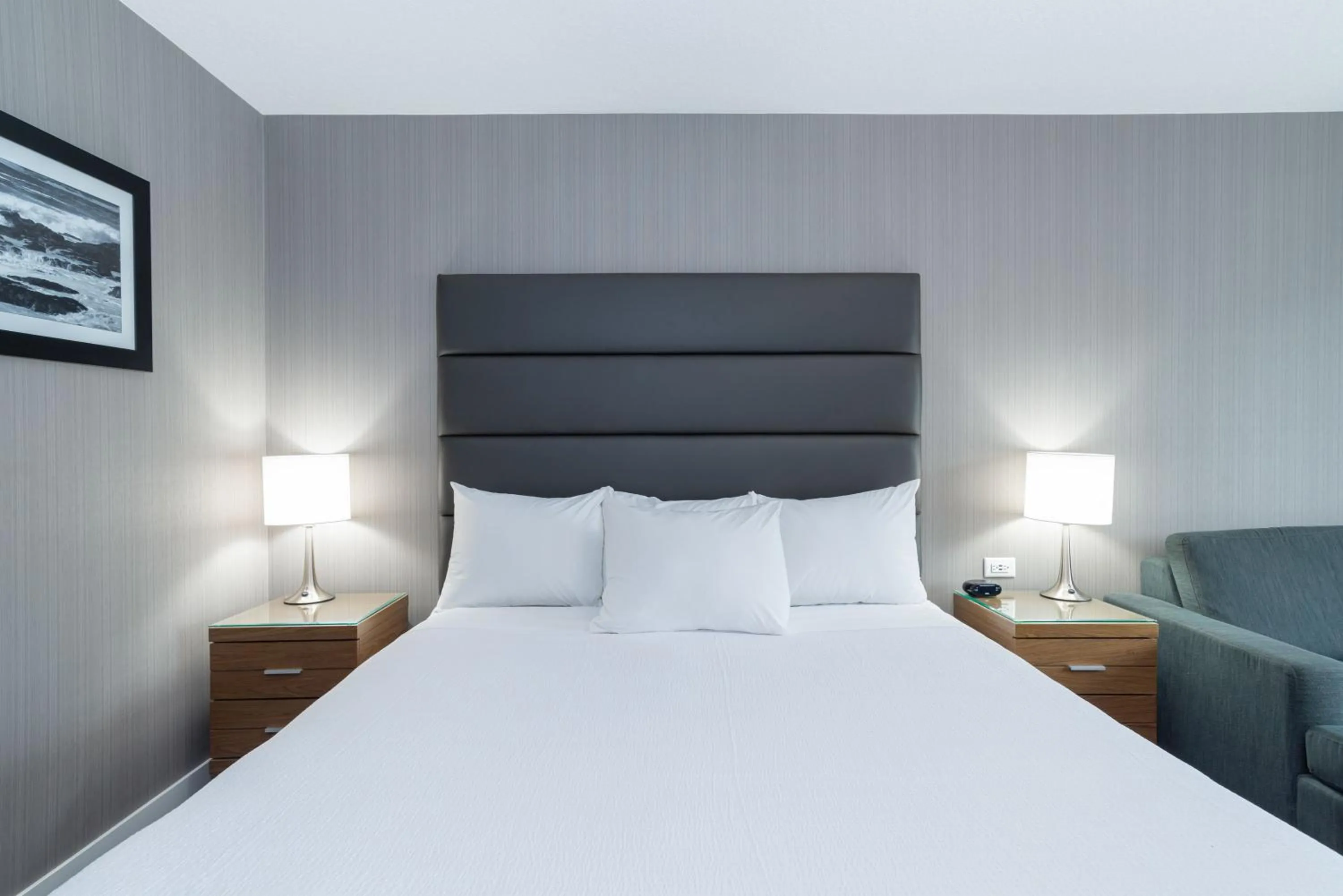 Photo of the whole room, Bed in Sandman Hotel Grande Prairie