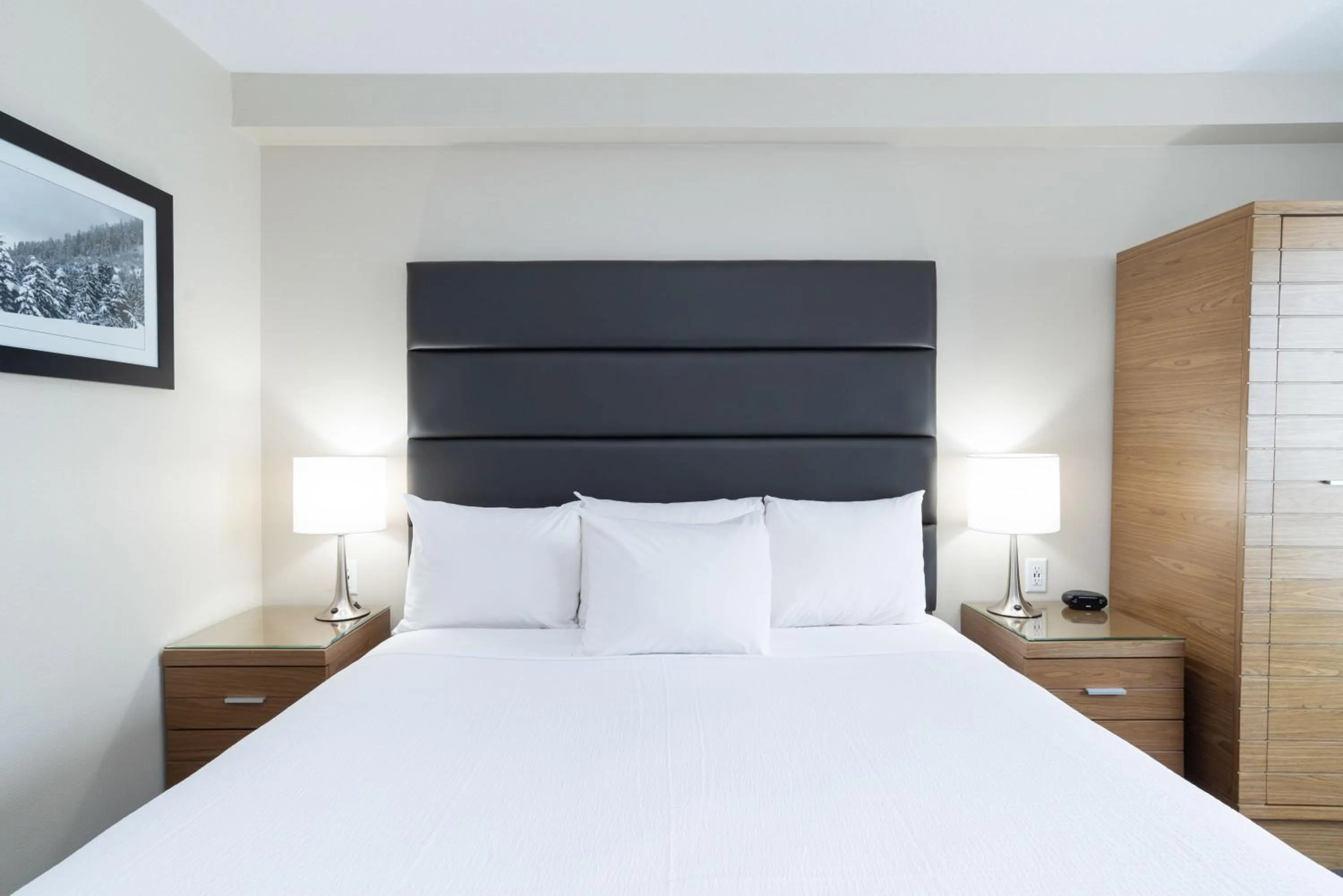 Photo of the whole room, Bed in Sandman Hotel Grande Prairie