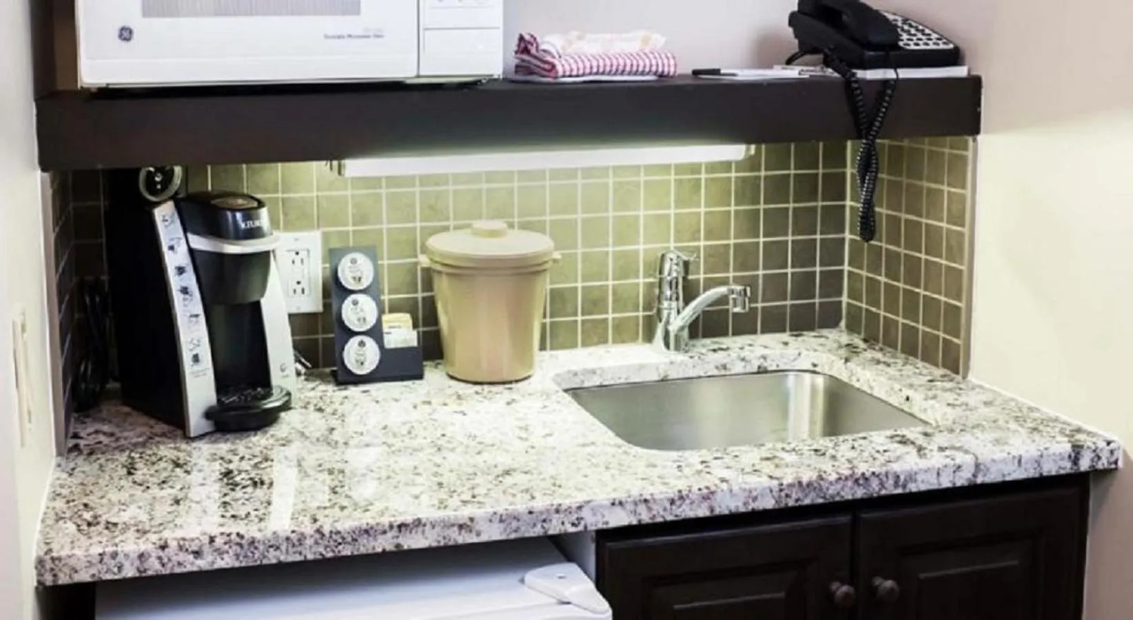 Coffee/tea facilities in Holiday Inn Express & Suites Tremblant by IHG