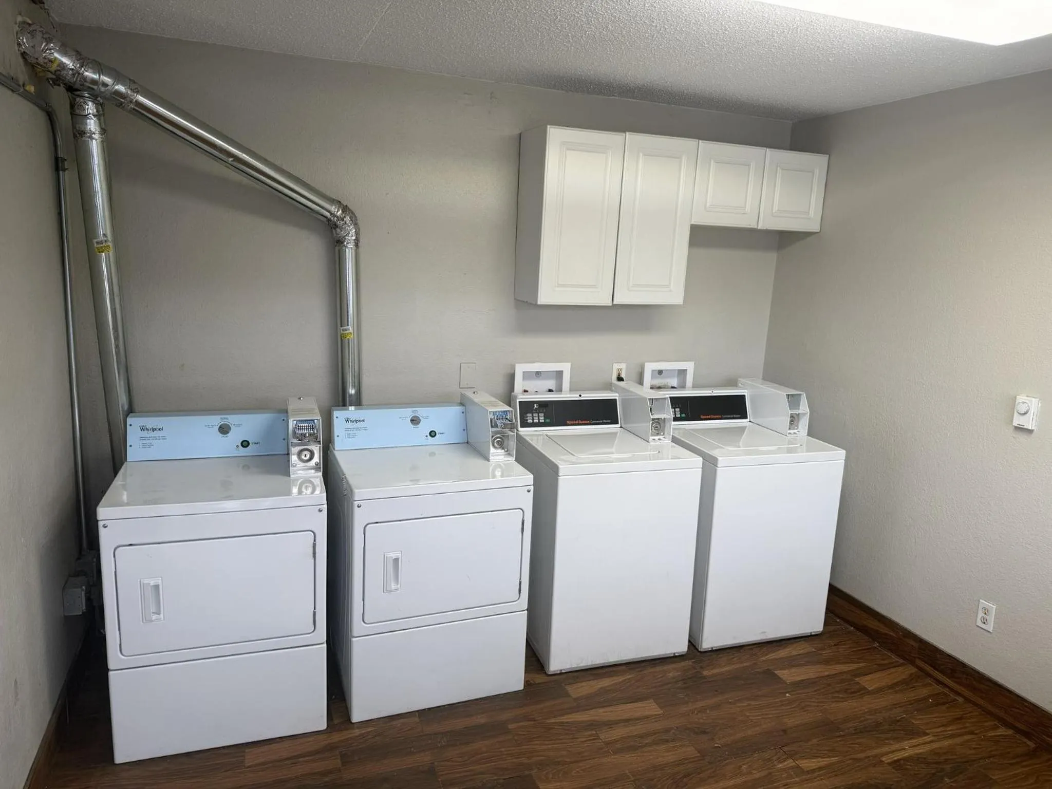 laundry in Red Roof Inn Detroit - Royal Oak/Madison Heights