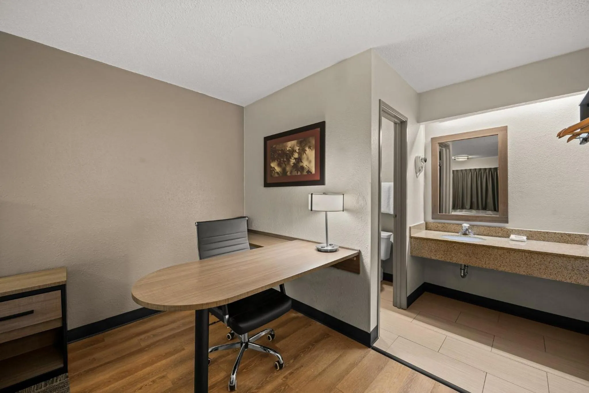 Photo of the whole room in Red Roof Inn Detroit - Royal Oak/Madison Heights