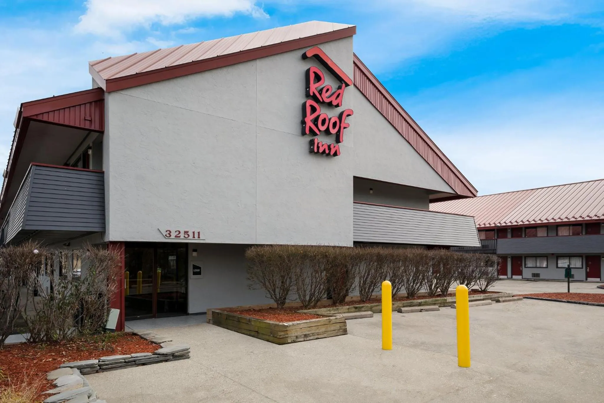 Property building in Red Roof Inn Detroit - Royal Oak/Madison Heights