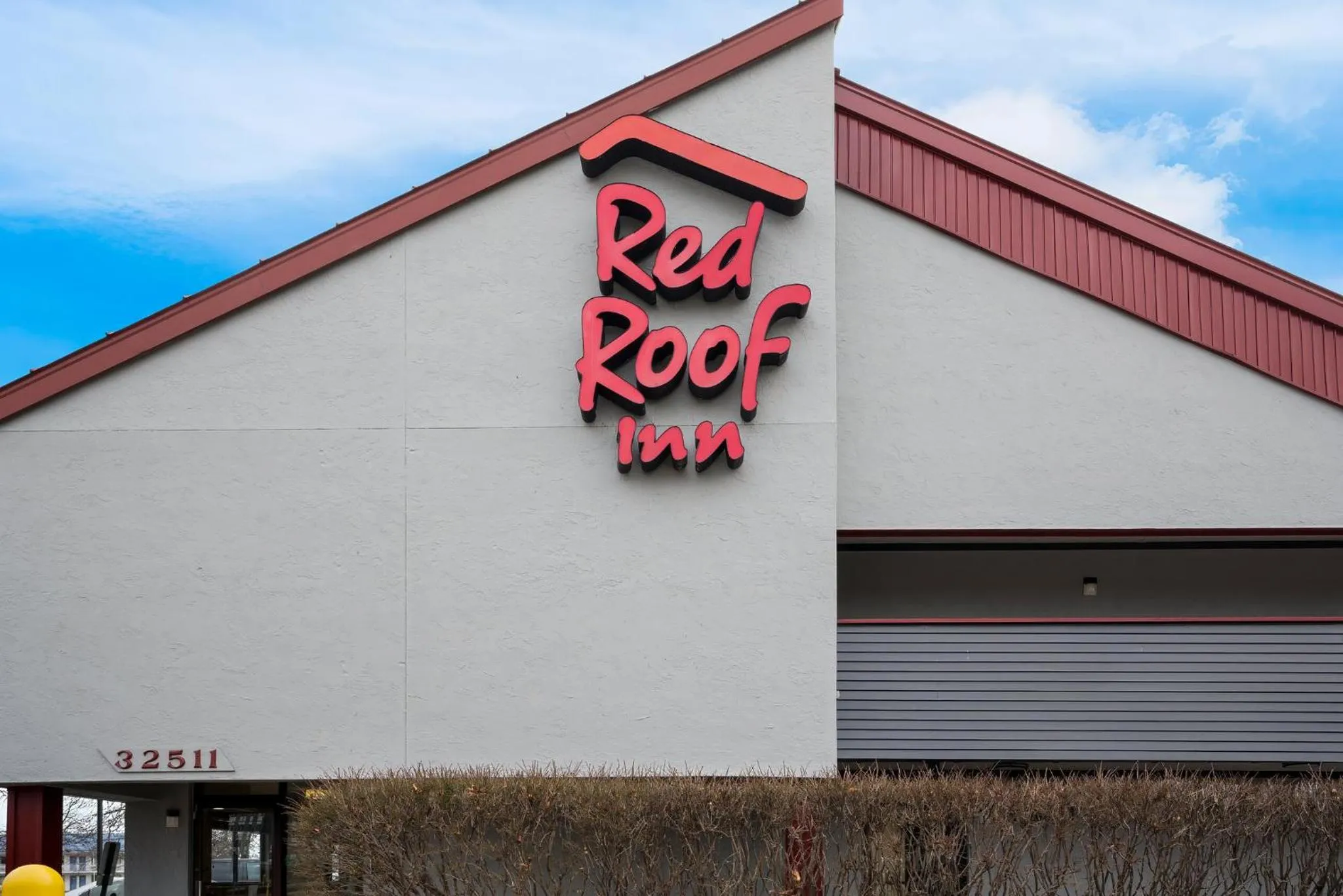 Property building in Red Roof Inn Detroit - Royal Oak/Madison Heights