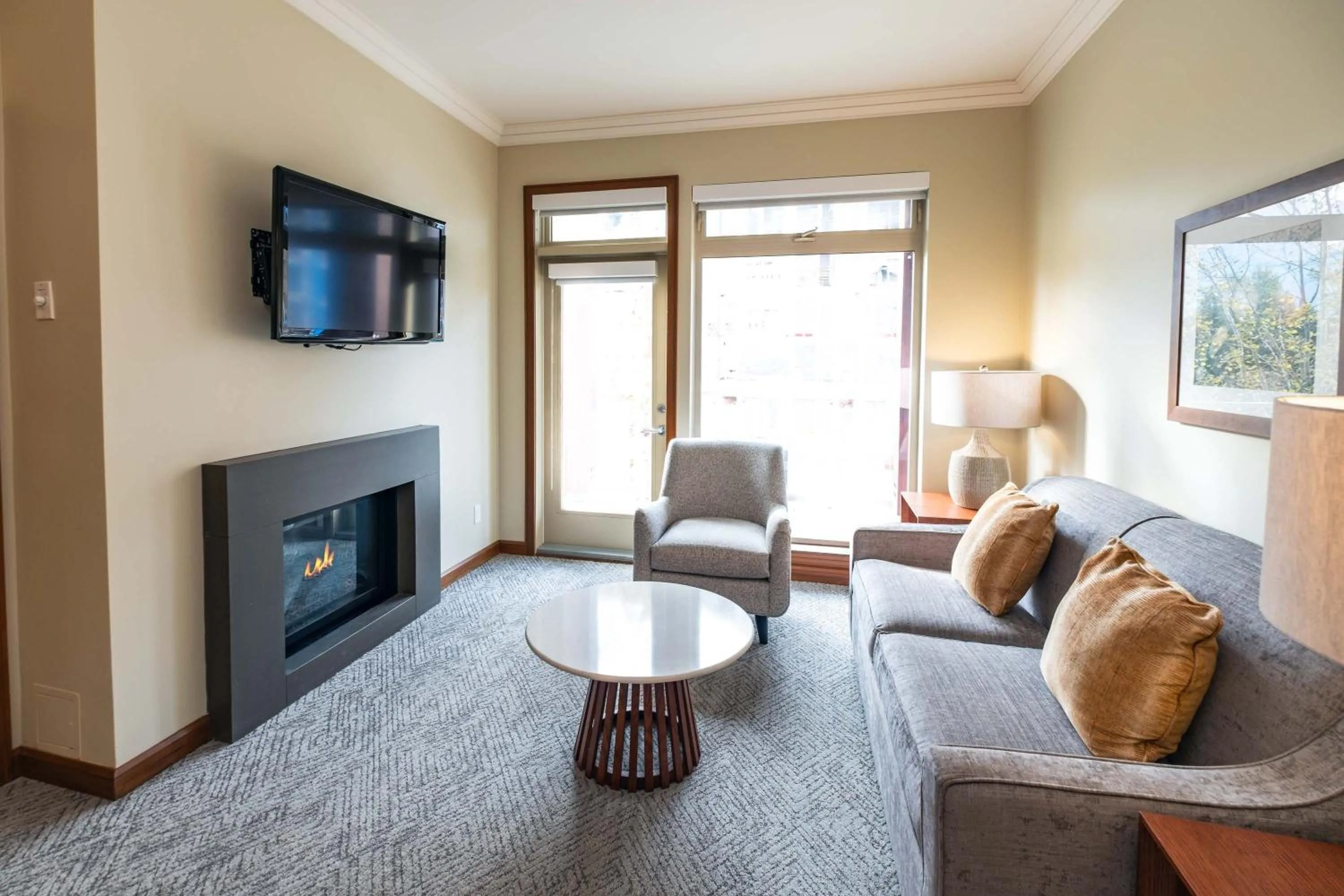 Living room in Sutton Place Hotel Revelstoke Mountain Resort