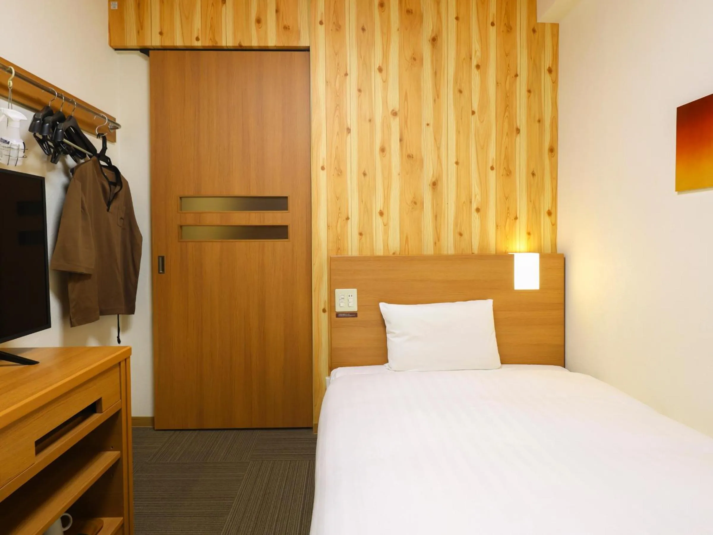 Photo of the whole room, Bed in Tennen Onsen Taho-no-Yu Dormy Inn Niigata