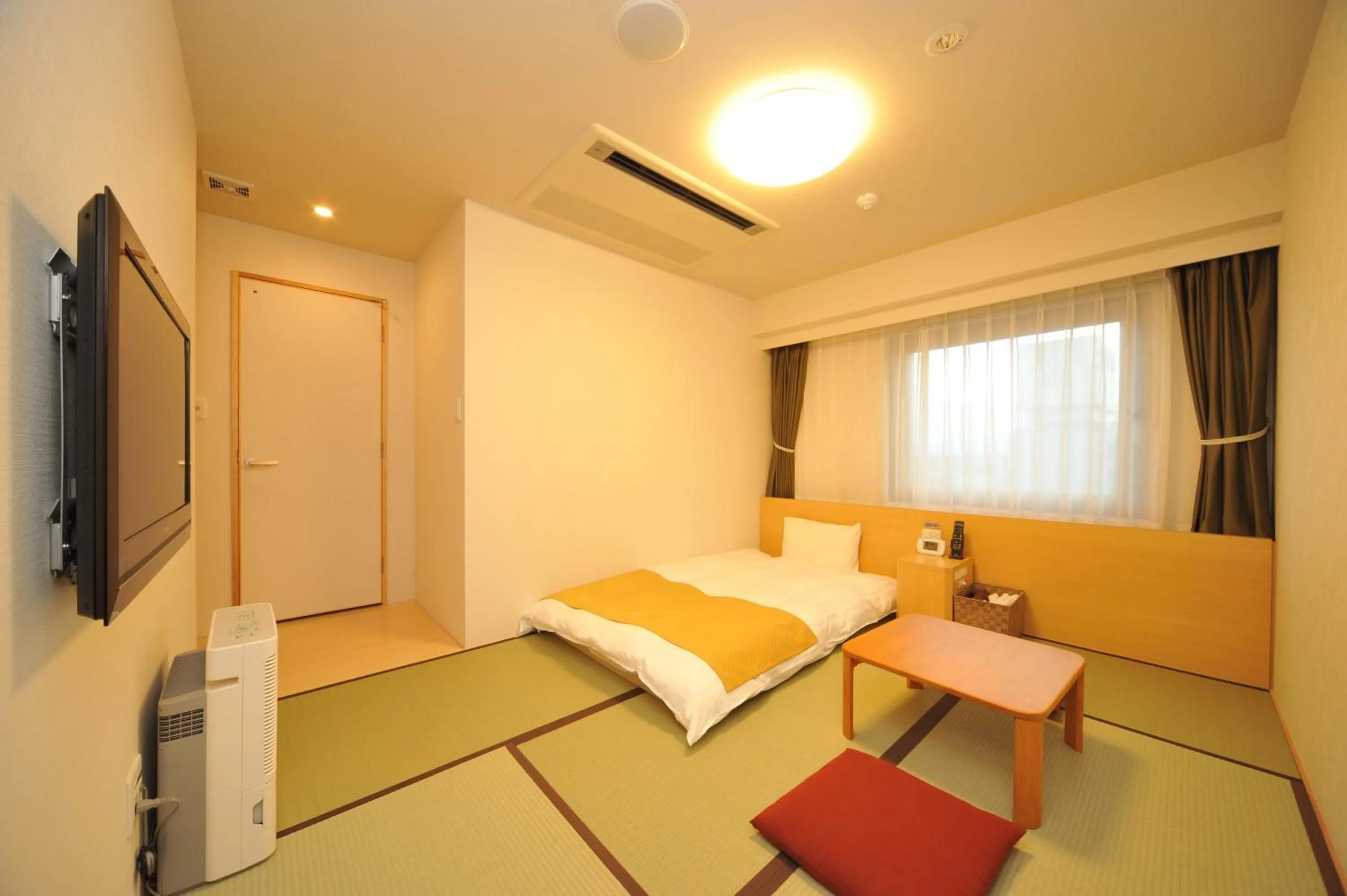 Living room, Bed in Dormy Inn Obihiro