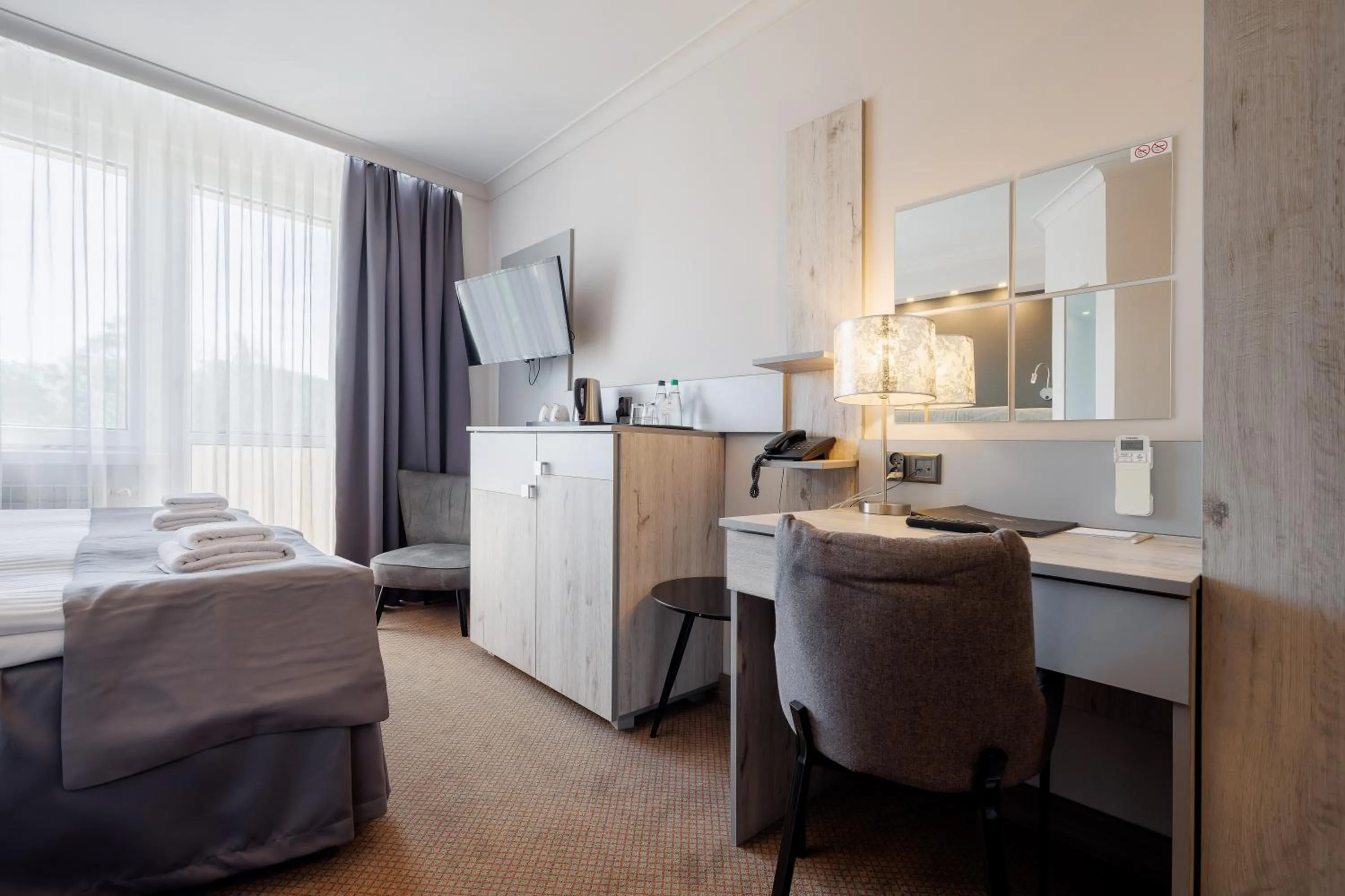 Seating area, Bed in Hotel Cristal Park