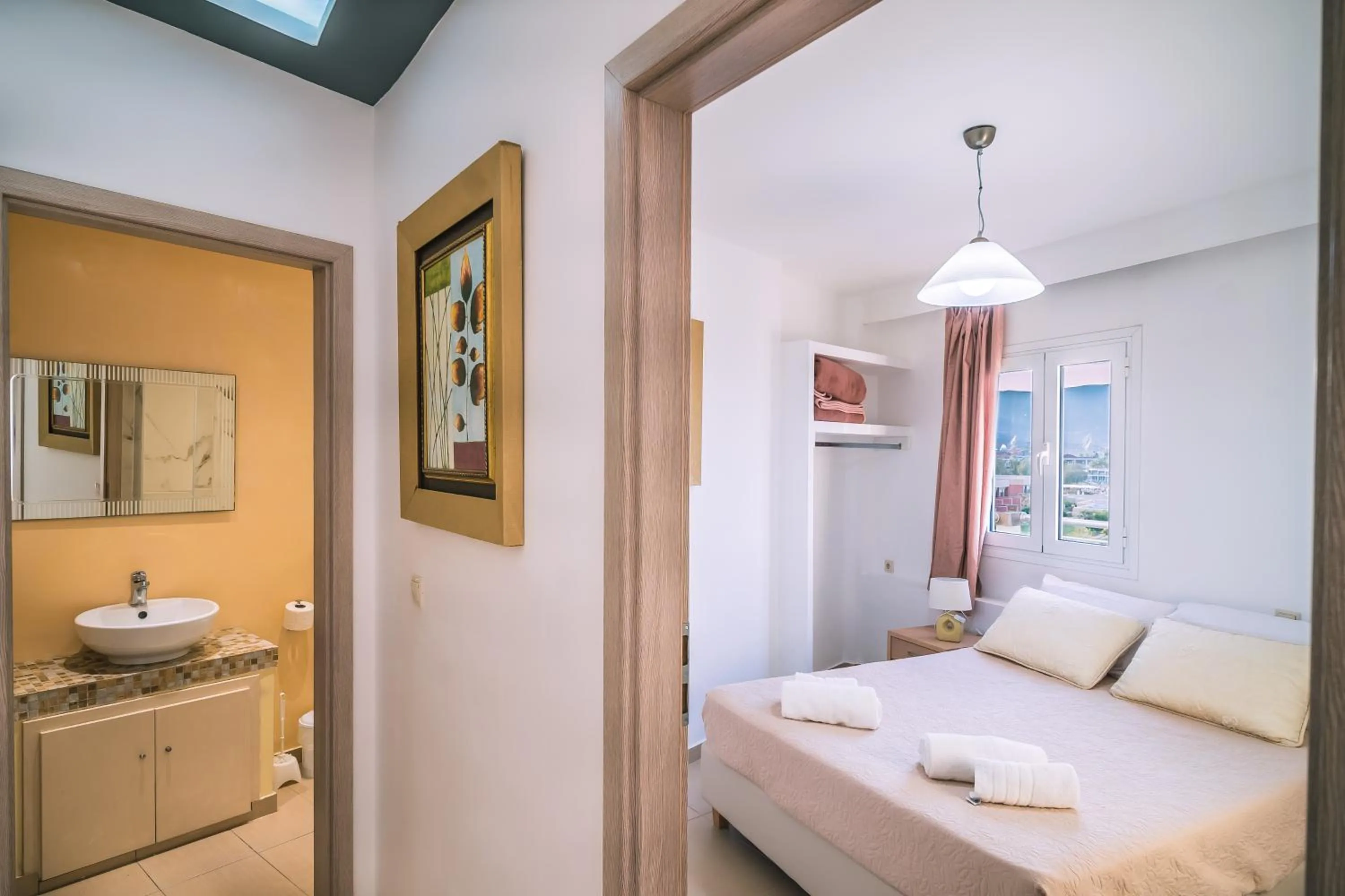 Photo of the whole room, Bed in Laplaya Beach