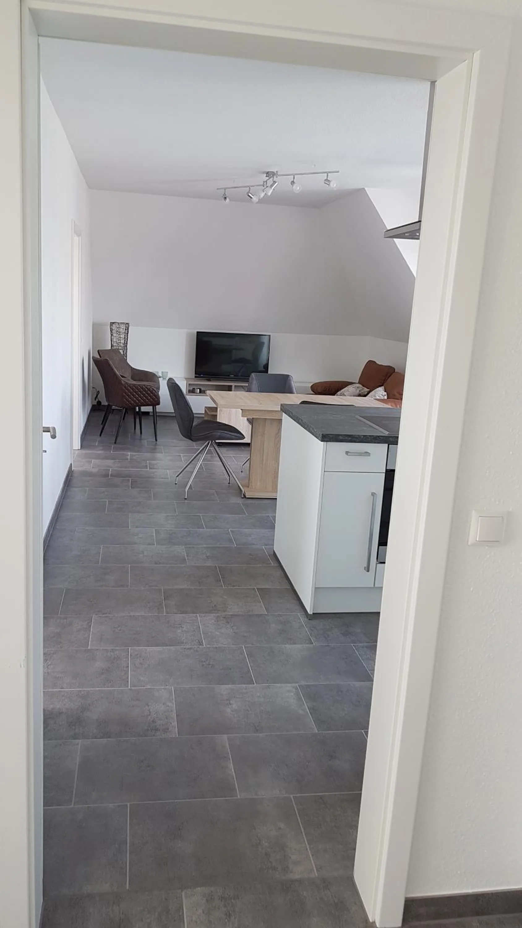 Photo of the whole room in Cloud 7 II