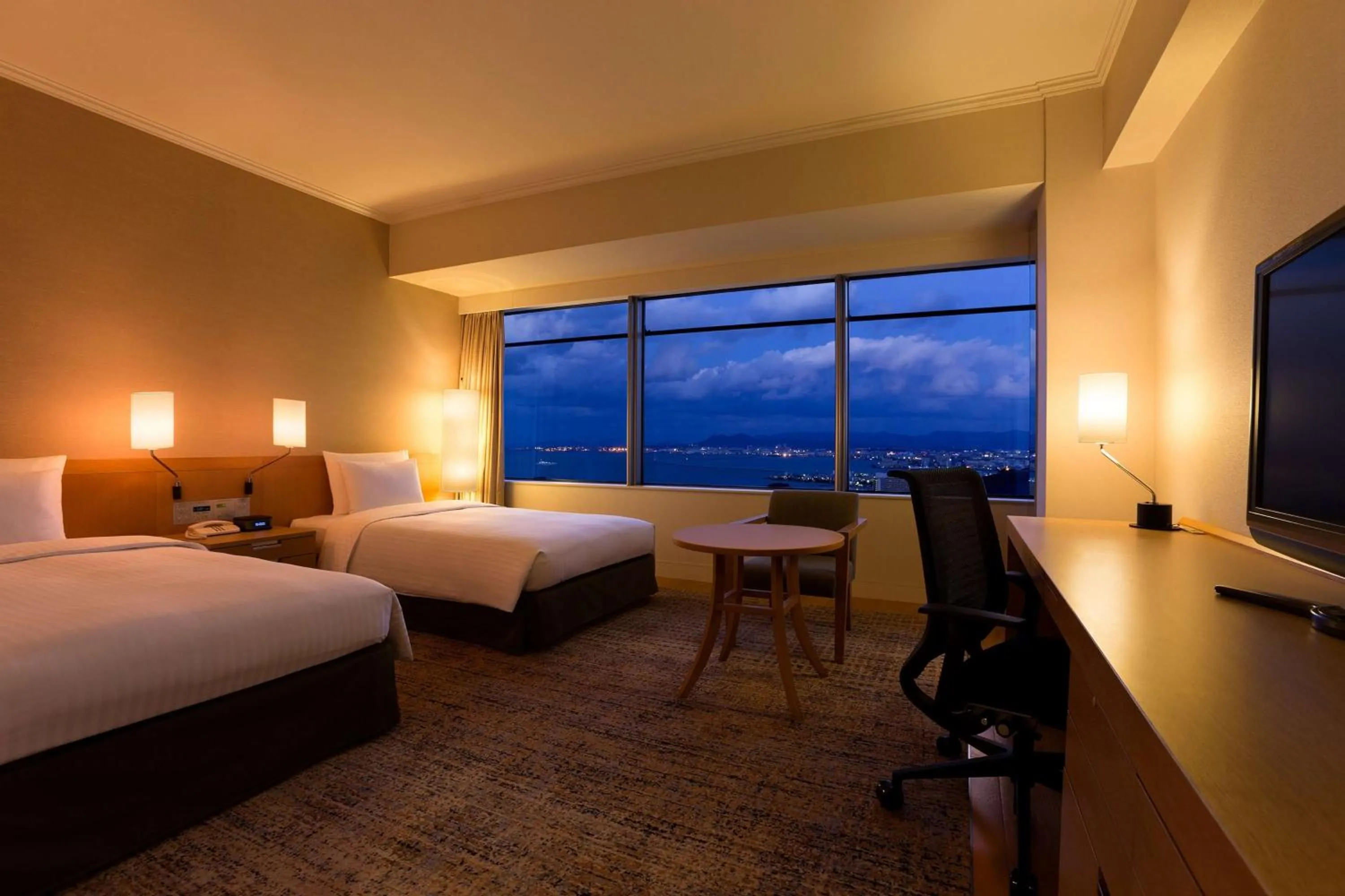 Bedroom, Bed in Hilton Fukuoka Sea Hawk