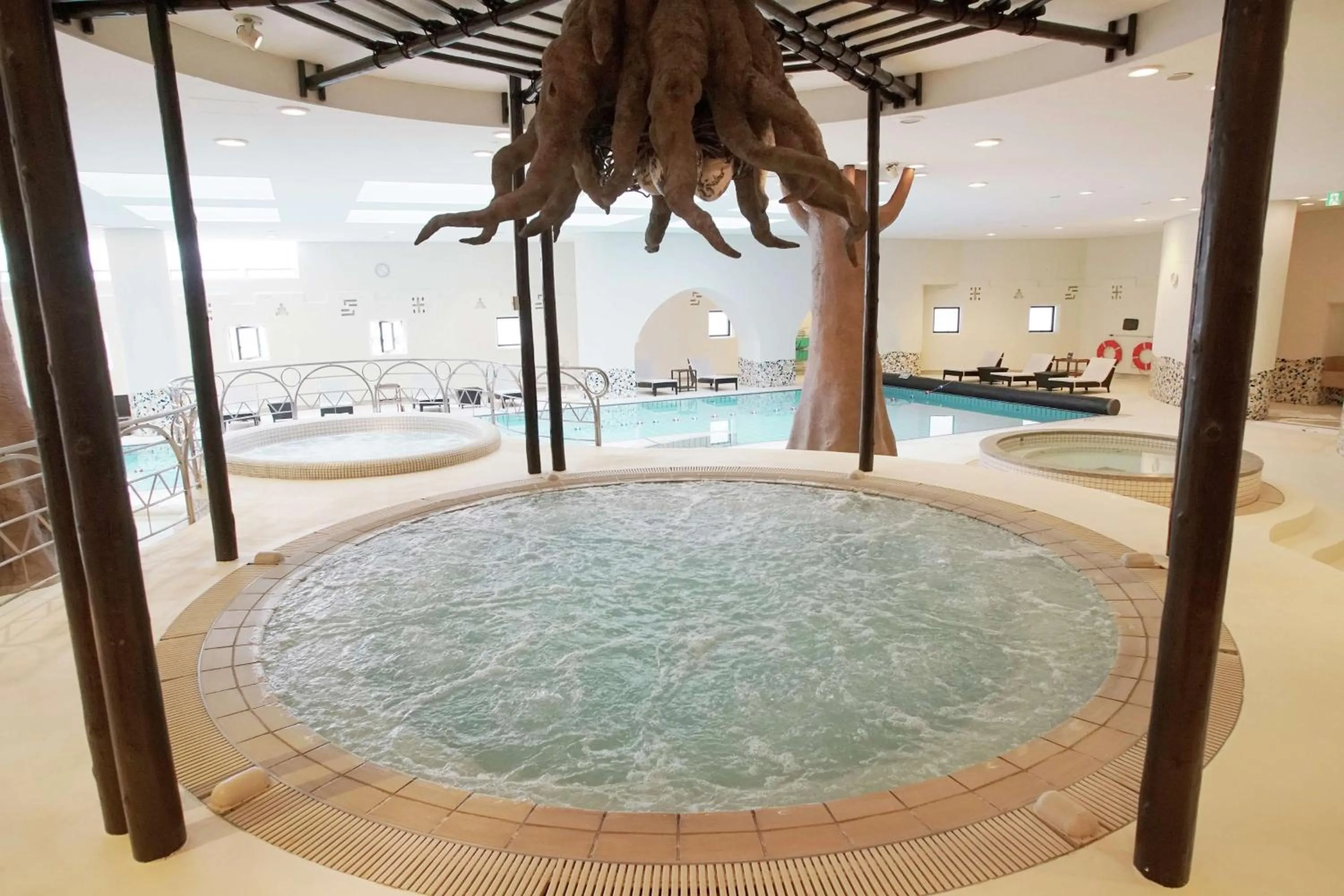 Swimming pool in Hilton Fukuoka Sea Hawk