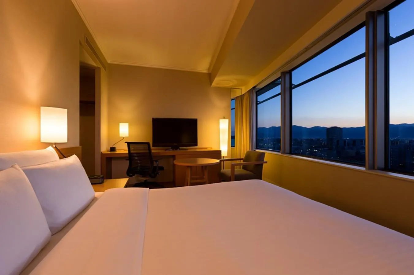 View (from property/room), Bed in Hilton Fukuoka Sea Hawk