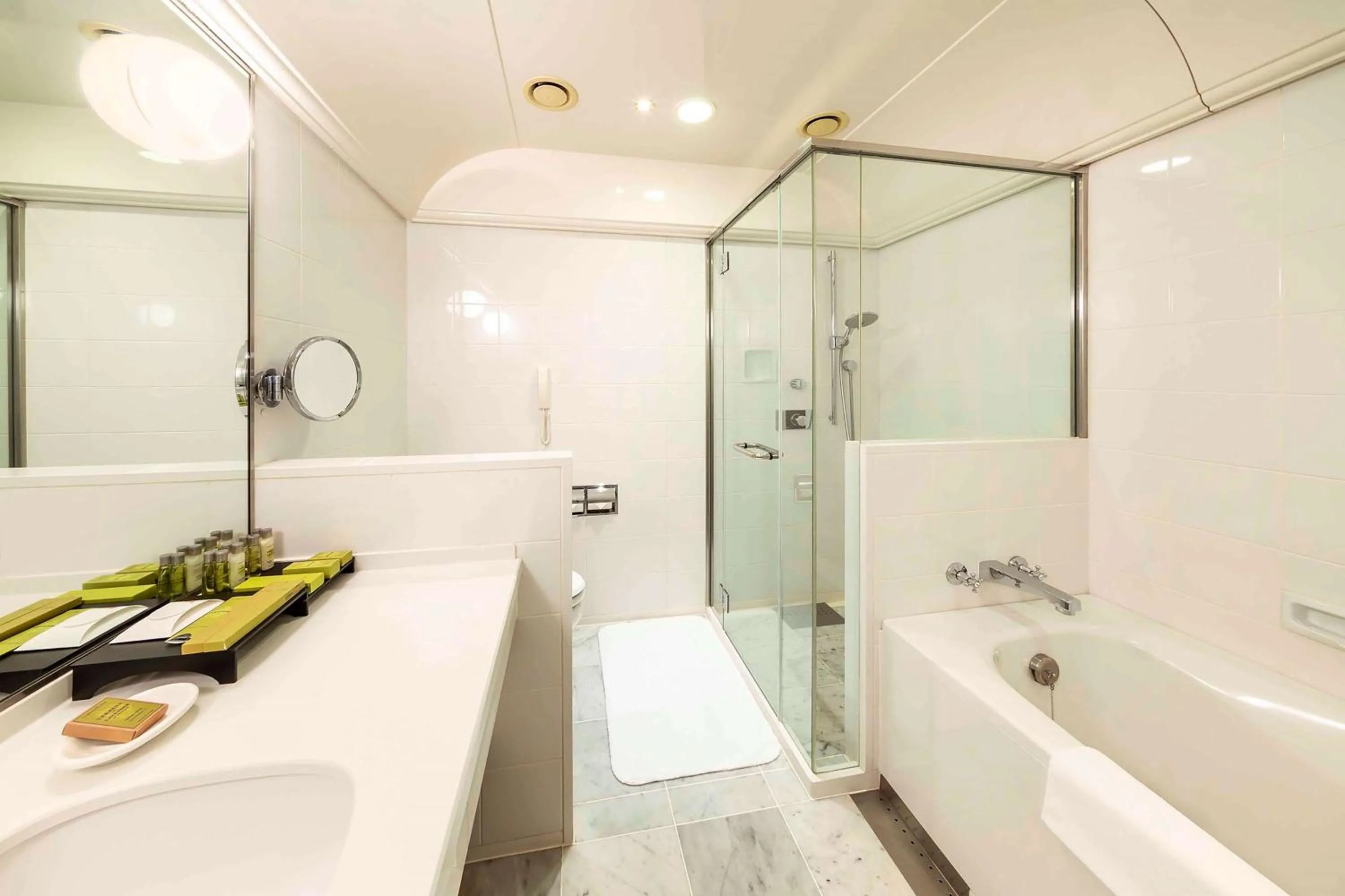 Bathroom in Hilton Fukuoka Sea Hawk