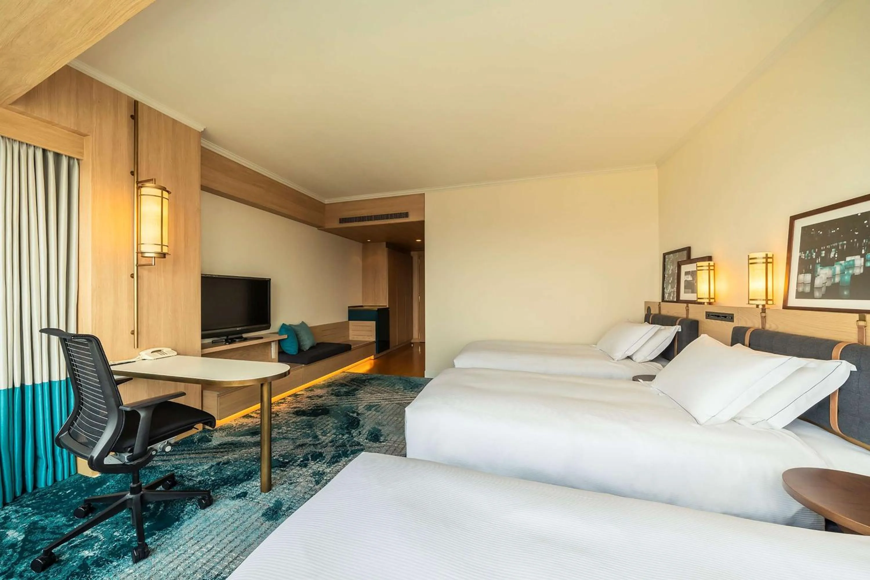 Bedroom, Bed in Hilton Fukuoka Sea Hawk