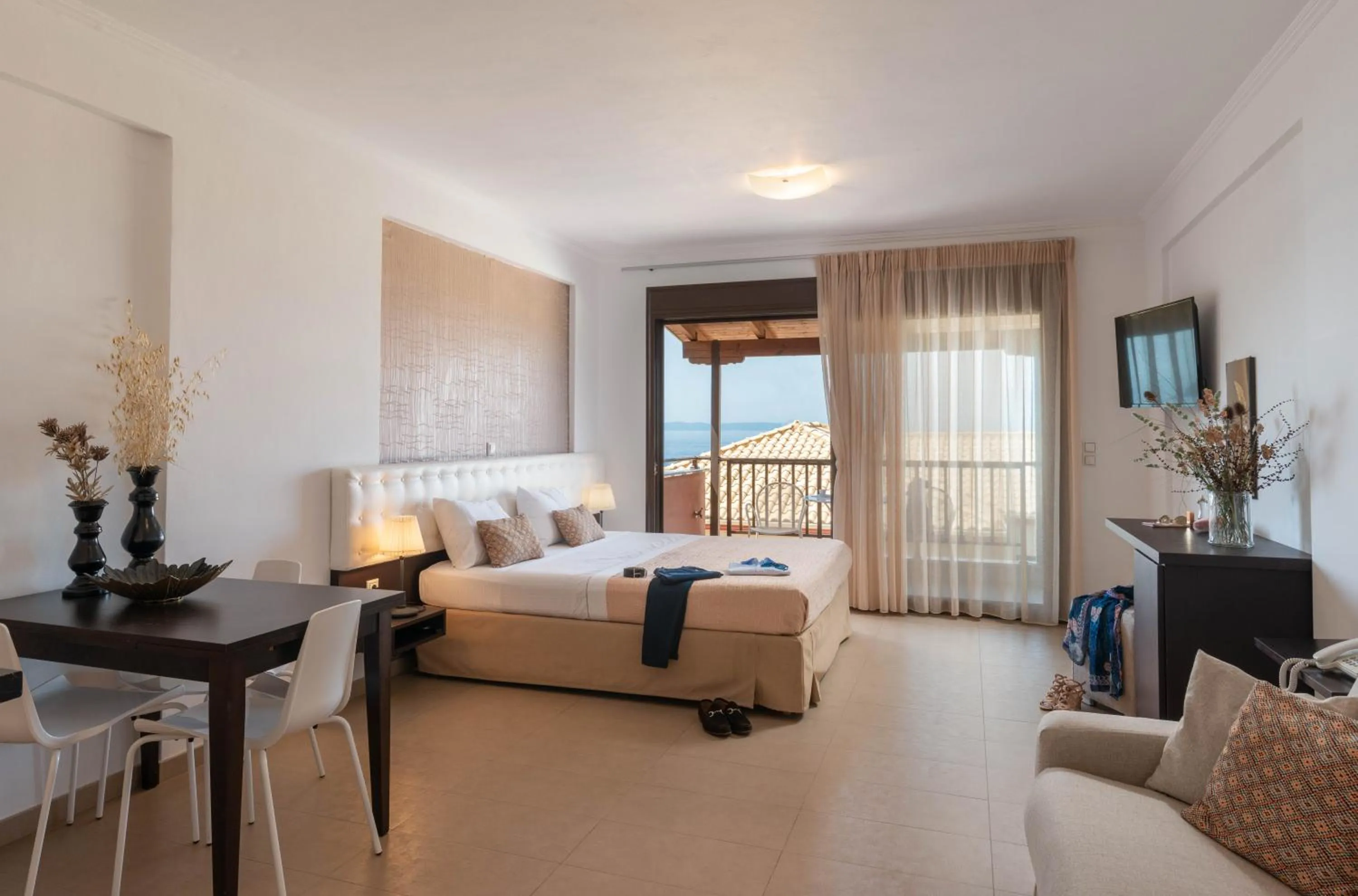 Photo of the whole room, Bed in 3Aktes Suites & Studios