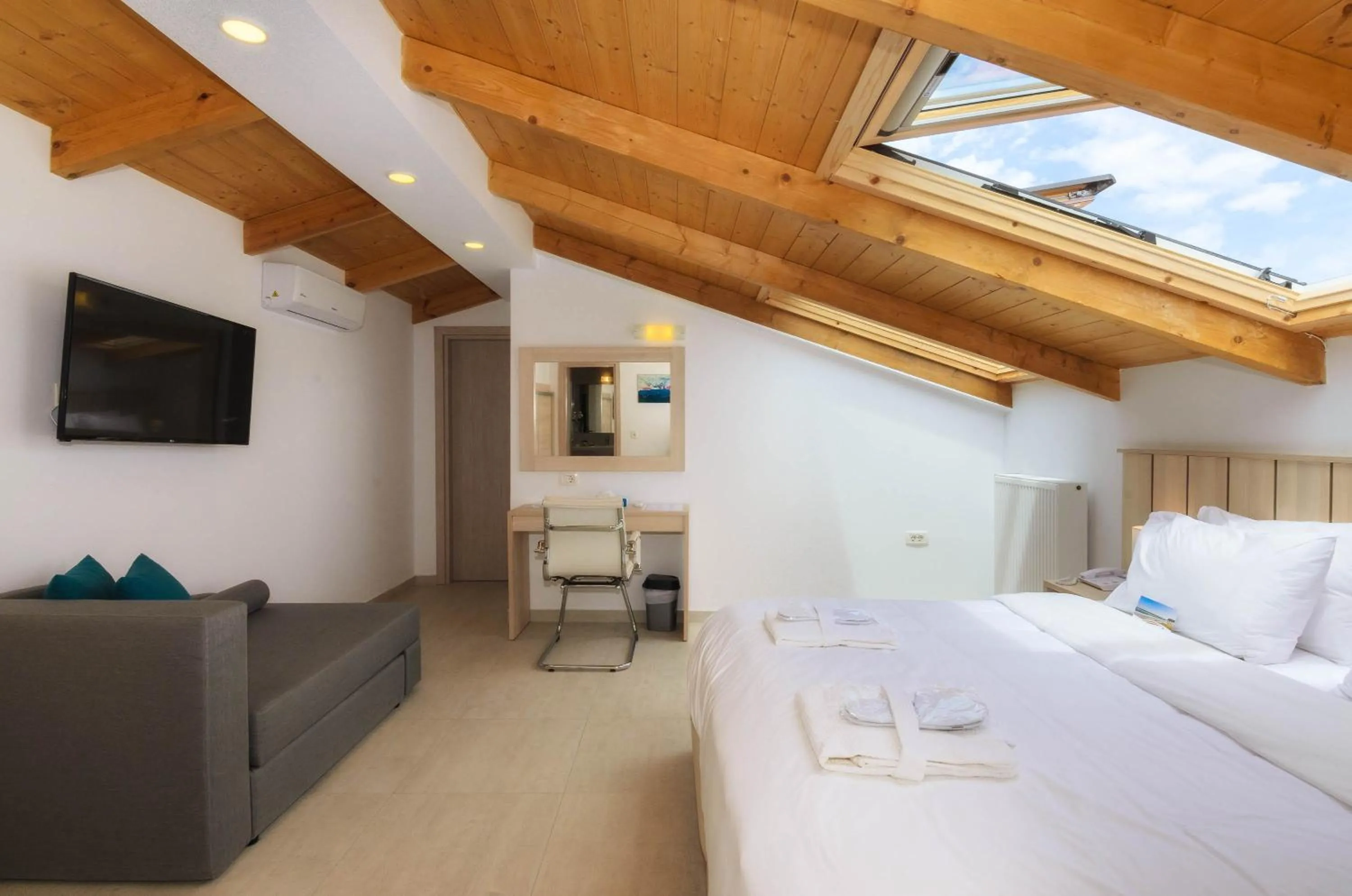 Bedroom, Bed in Iakinthos, Tsilivi Beach