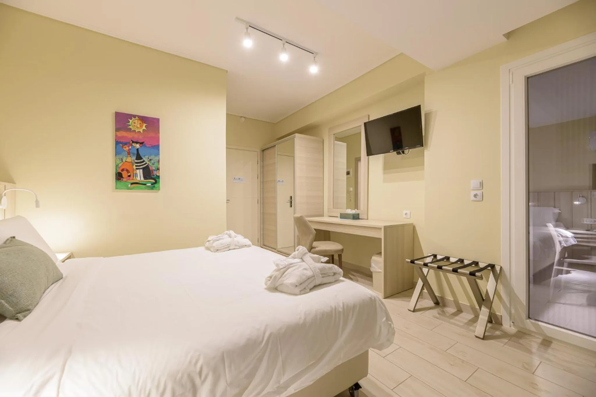 Photo of the whole room, Bed in Iakinthos, Tsilivi Beach