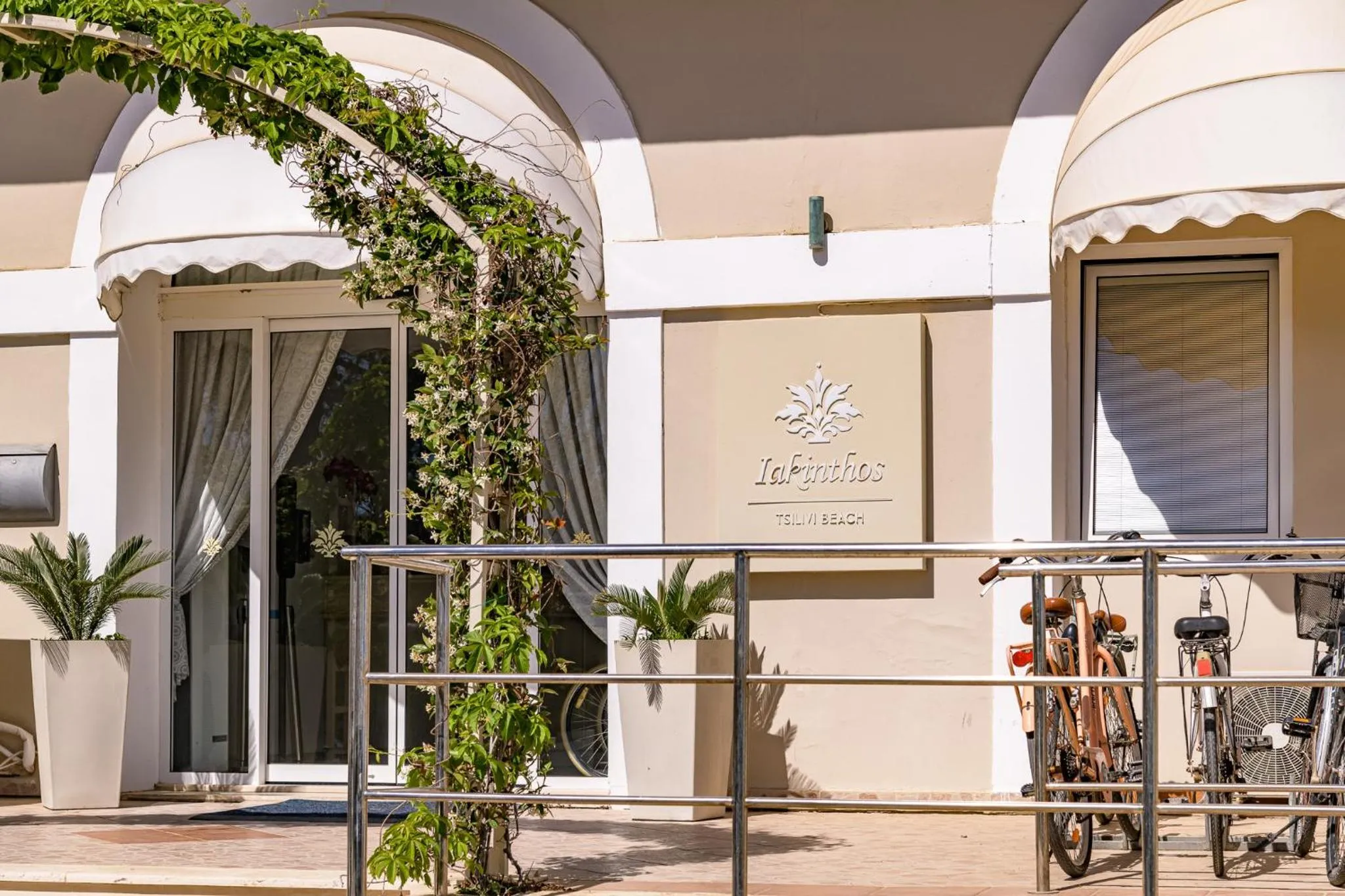 Facade/entrance in Iakinthos, Tsilivi Beach