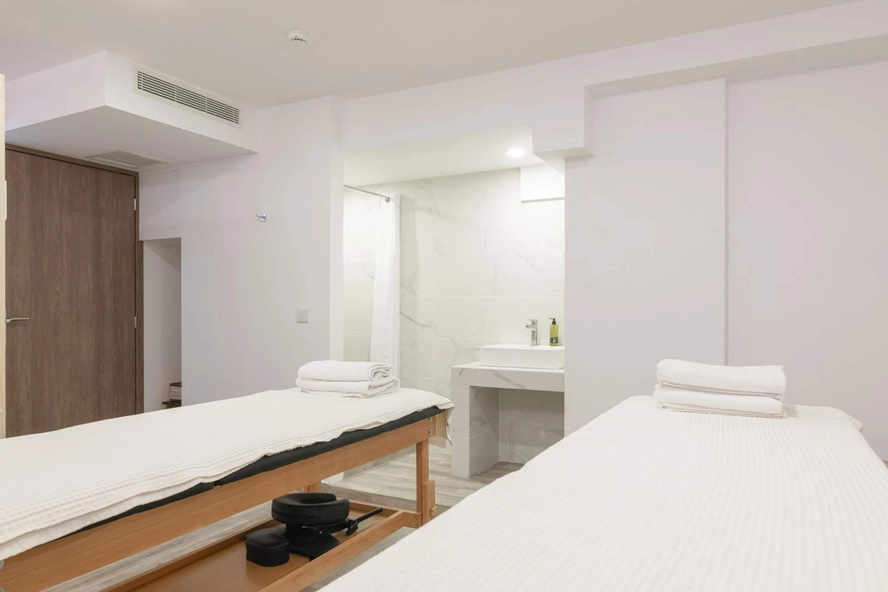 Massage, Bed in Iakinthos, Tsilivi Beach