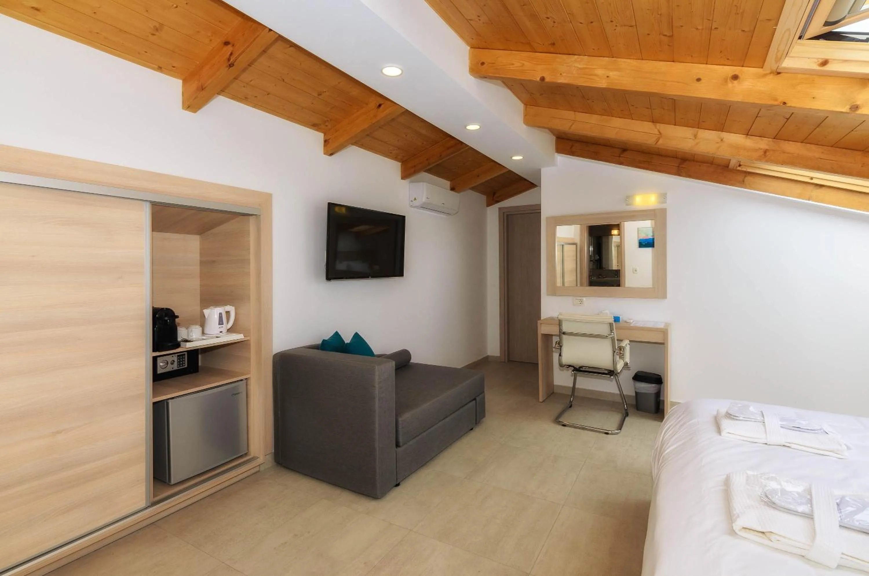 Bedroom, Bed in Iakinthos, Tsilivi Beach