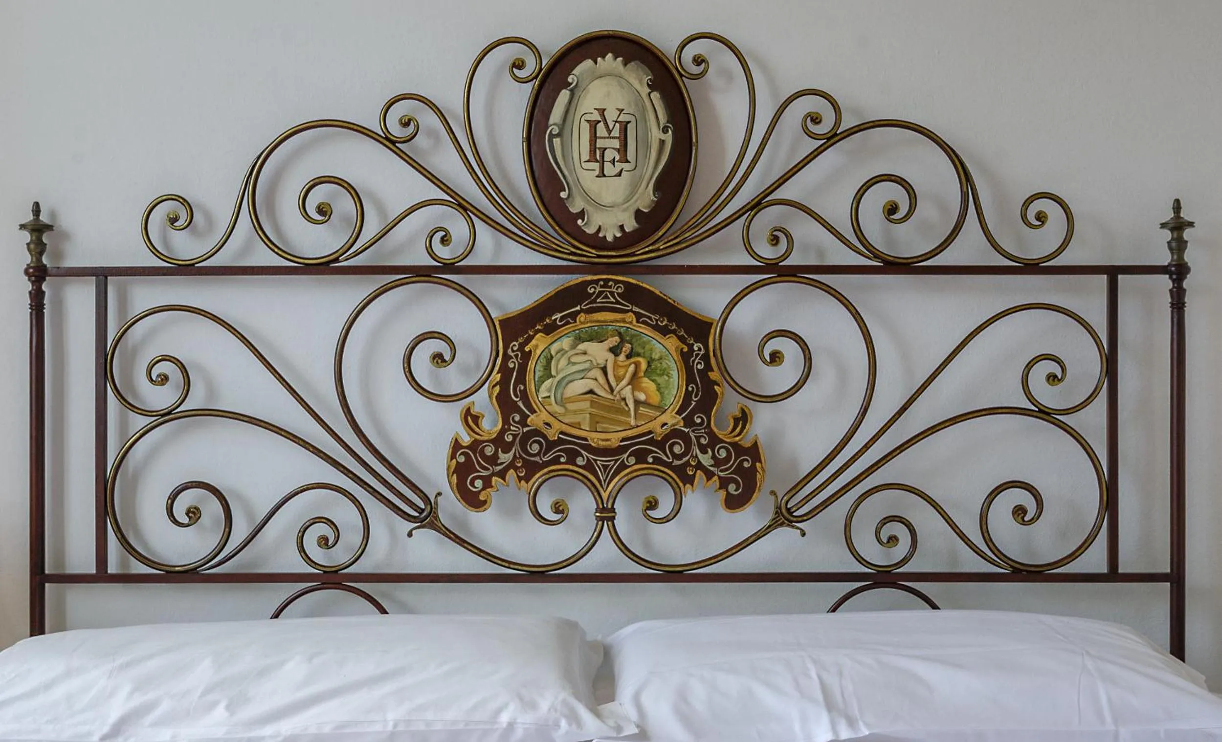 Decorative detail, Bed in Hotel Villa Edera