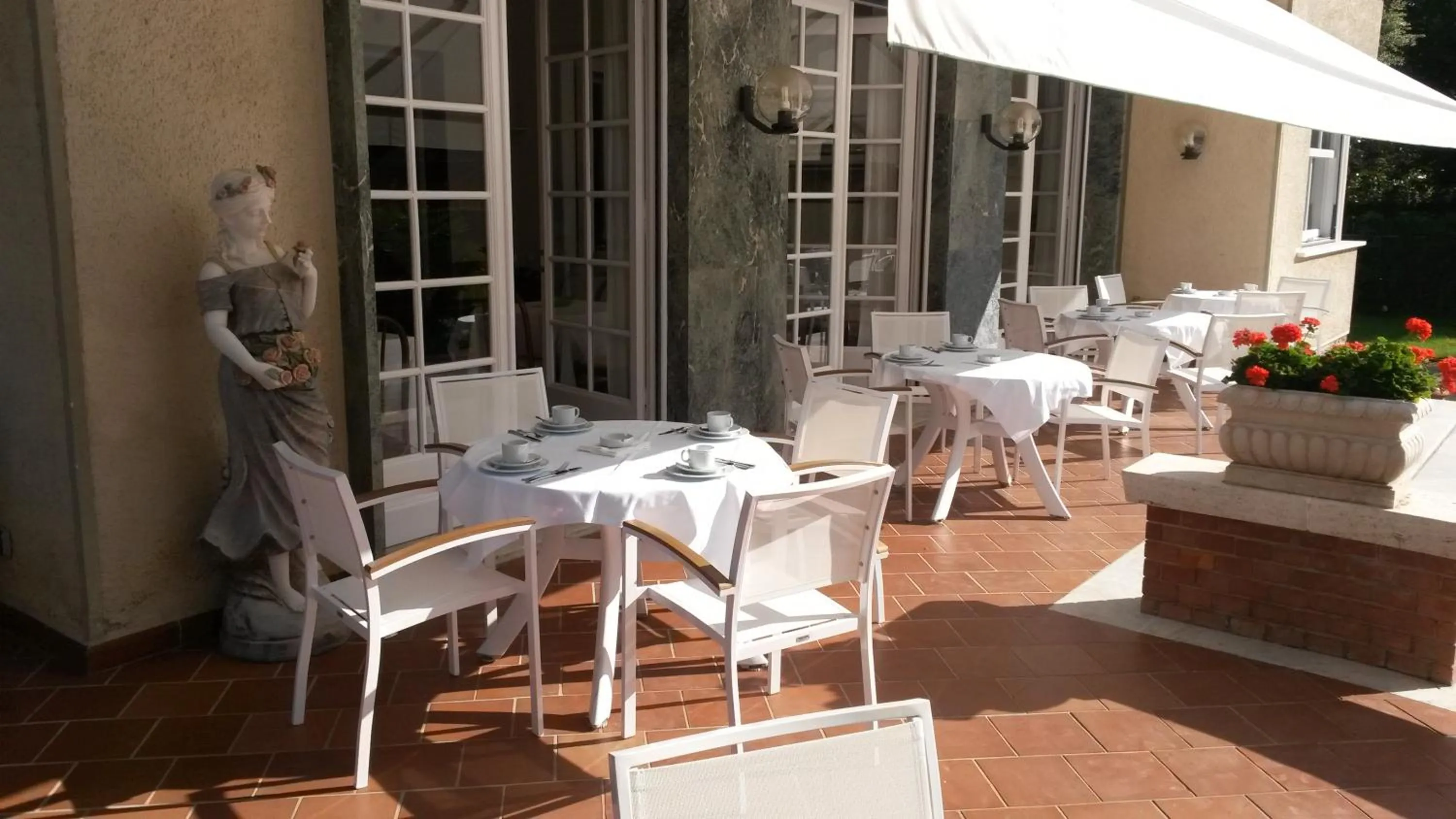 Restaurant/places to eat in Hotel Villa Edera